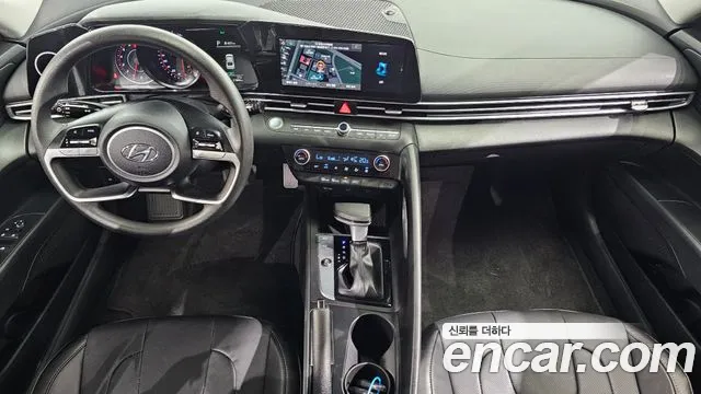 Hyundai Elantra 2021 — 4