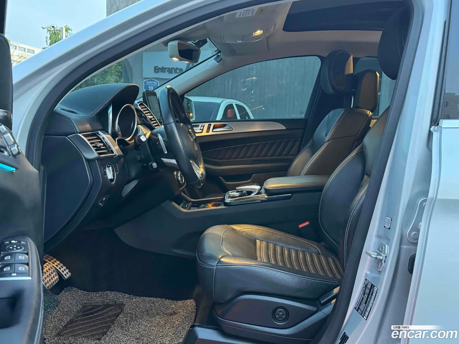 Mercedes-Benz GLE-Class W166 2017 — 13