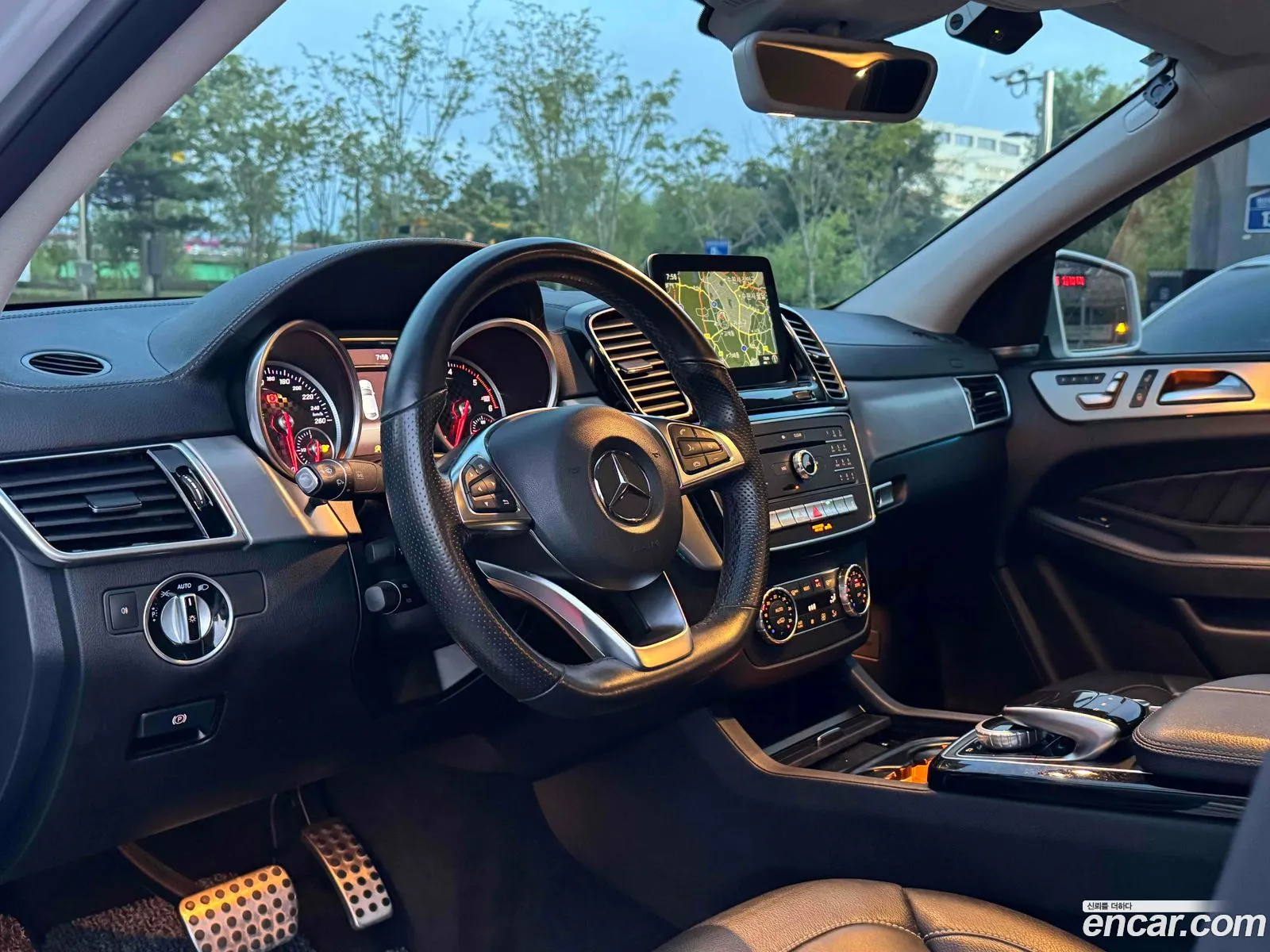 Mercedes-Benz GLE-Class W166 2017 — 4
