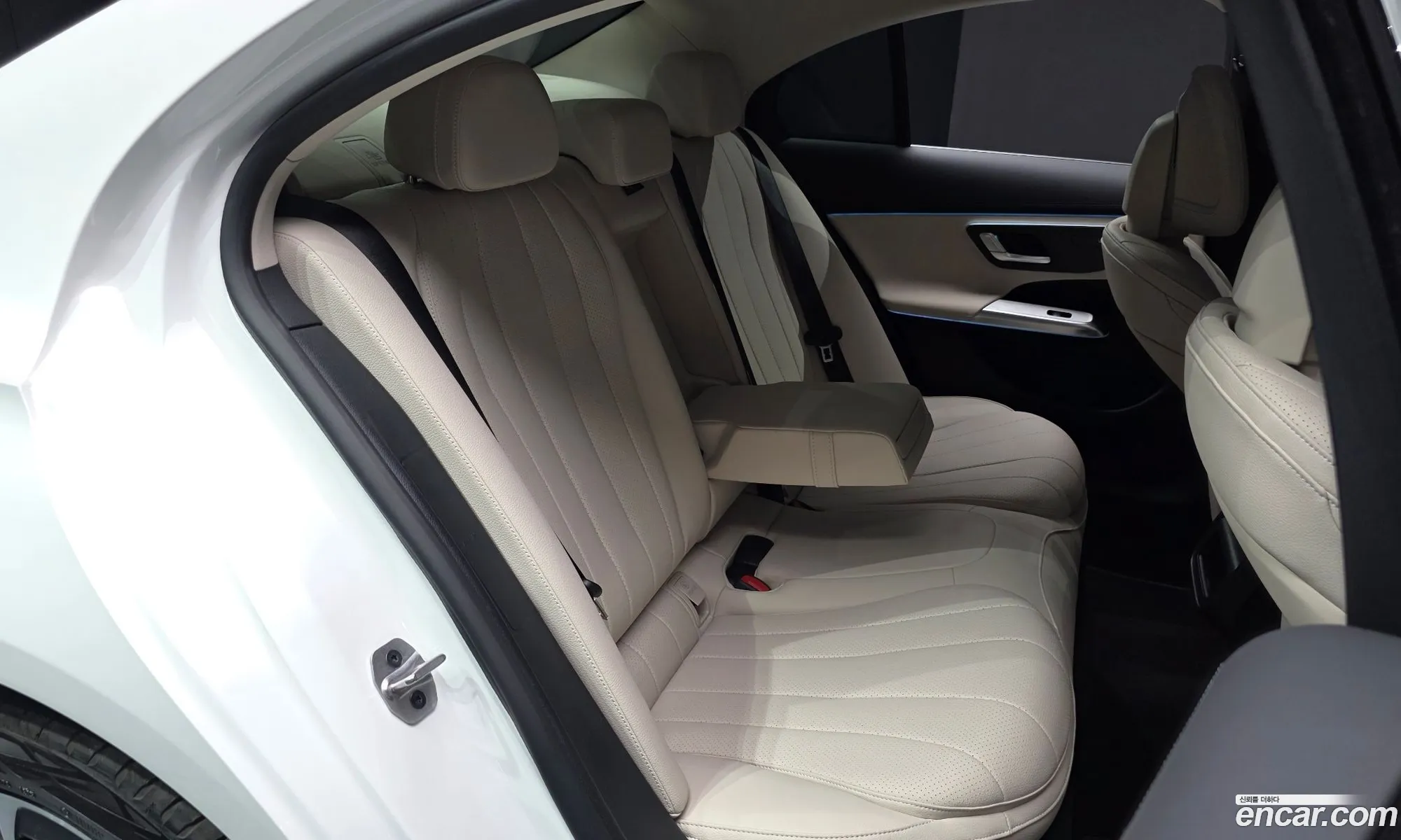 Mercedes-Benz E-Class W214 2025 — 4