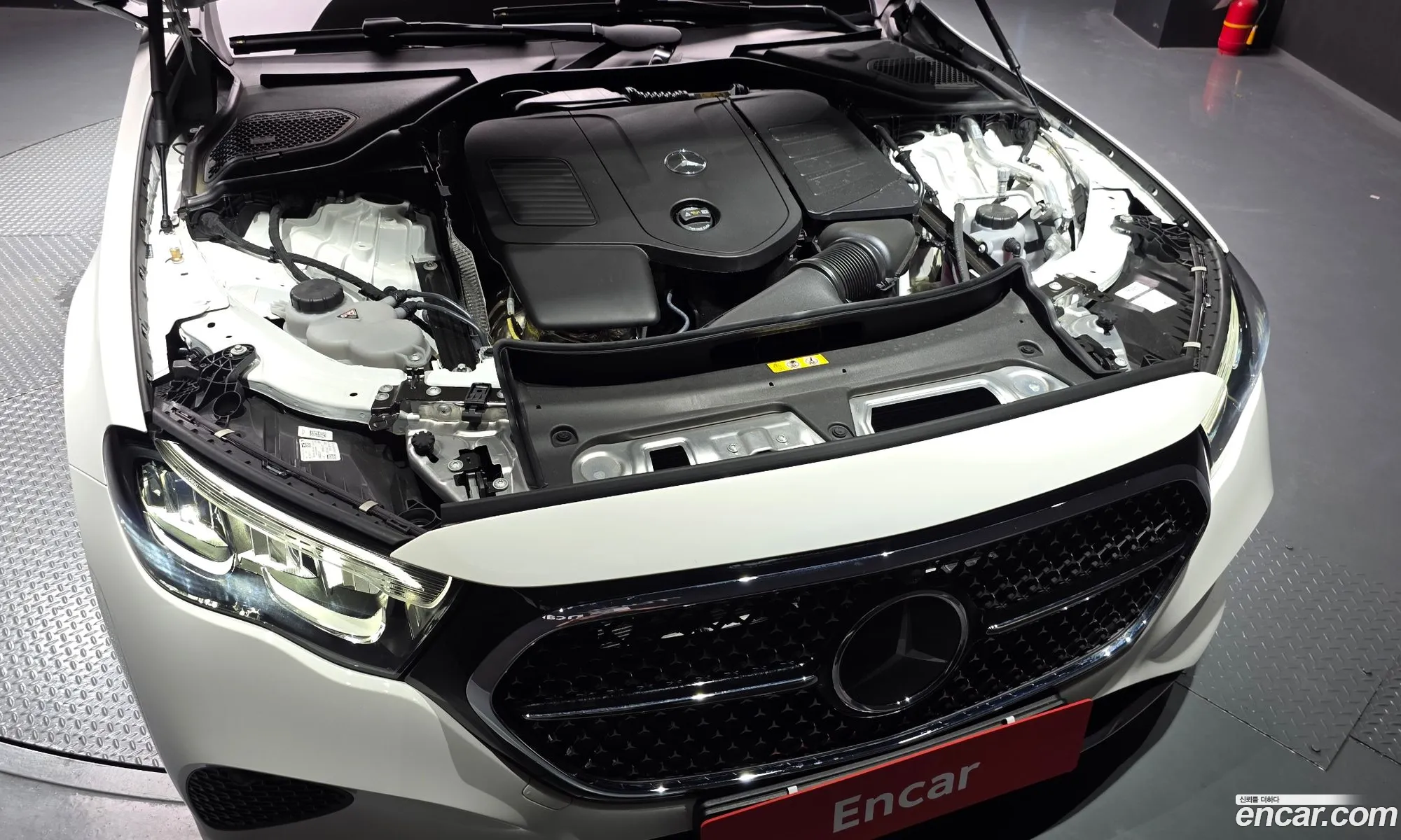 Mercedes-Benz E-Class W214 2025 — 10