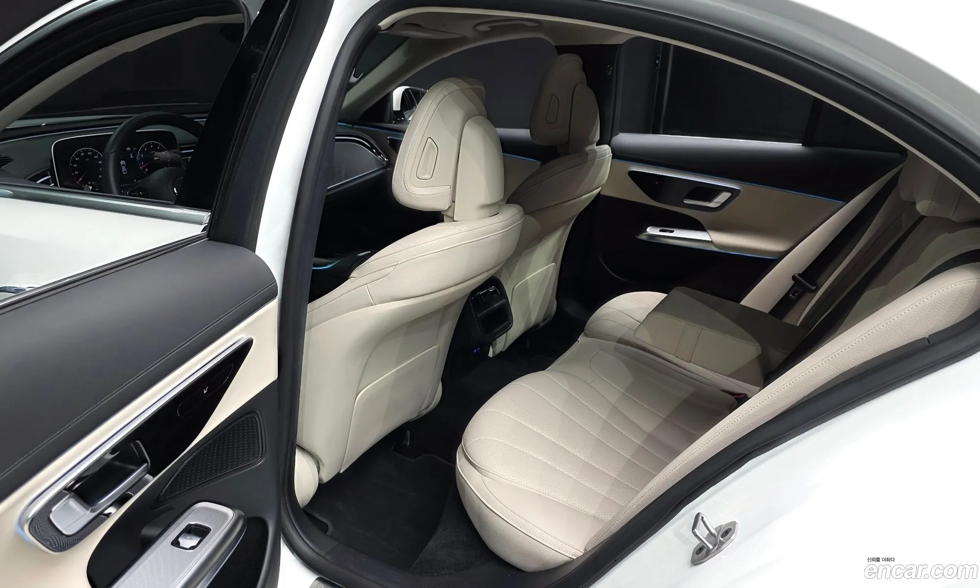 Mercedes-Benz E-Class W214 2025 — 6