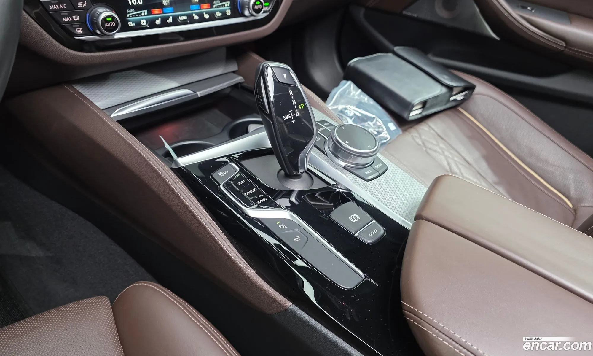 BMW 5 Series 2018 WBAJD3108JWC99471 — 31