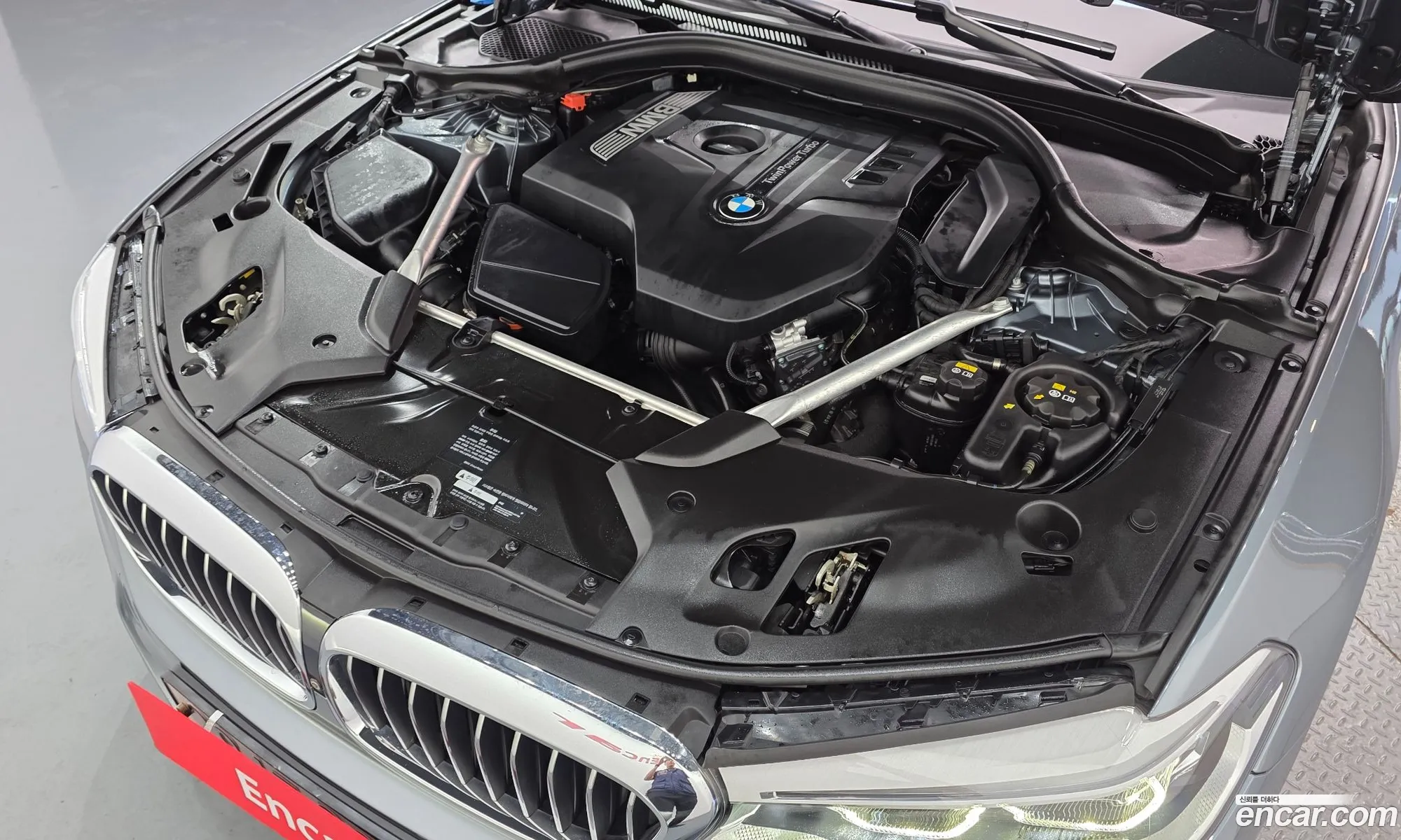 BMW 5 Series 2018 WBAJD3108JWC99471 — 24