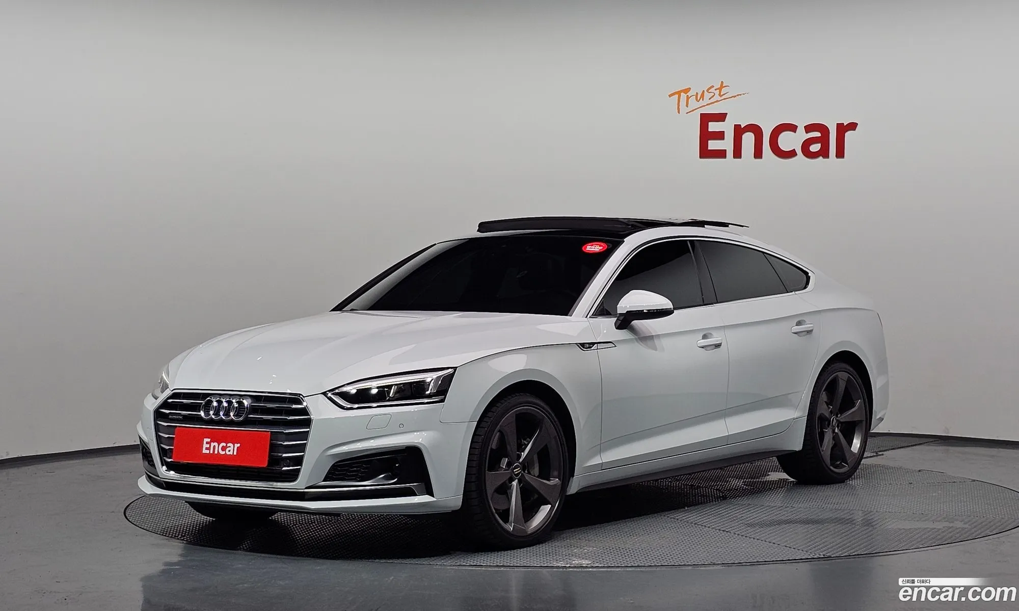 Audi A5 2019 WAUZZZF56KA062565 — 3