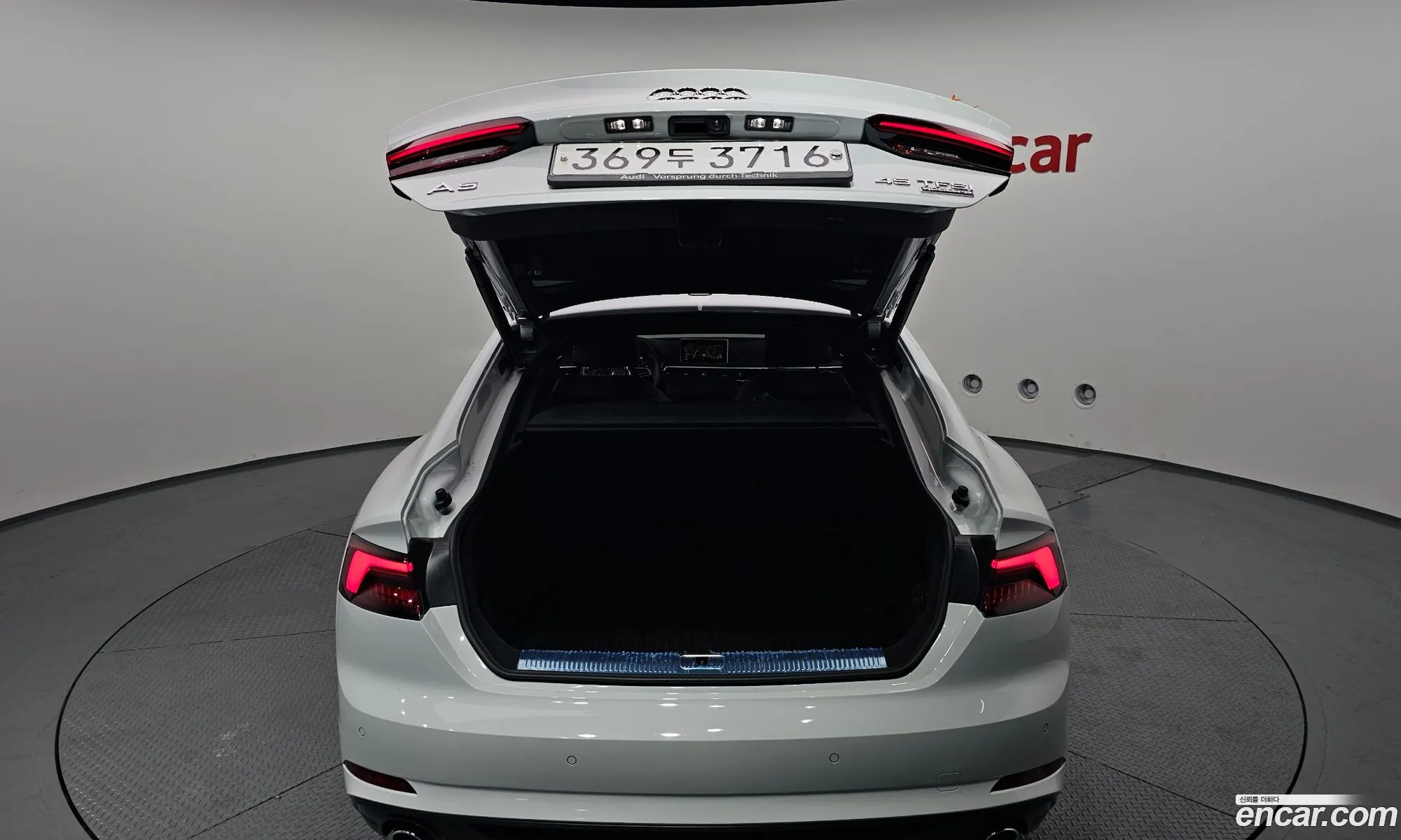 Audi A5 2019 WAUZZZF56KA062565 — 2