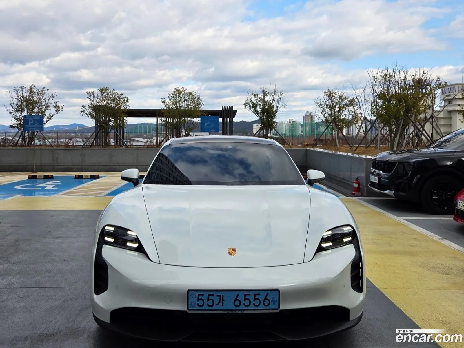 Porsche Taycan 2023 — 19