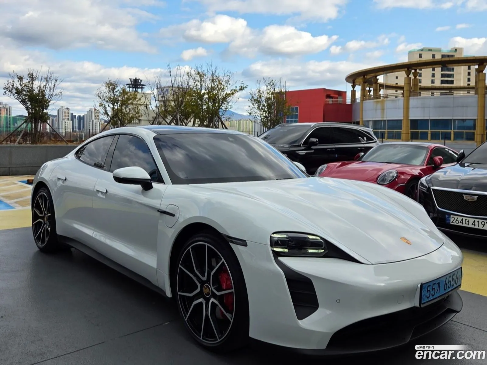 Porsche Taycan 2023 — 17