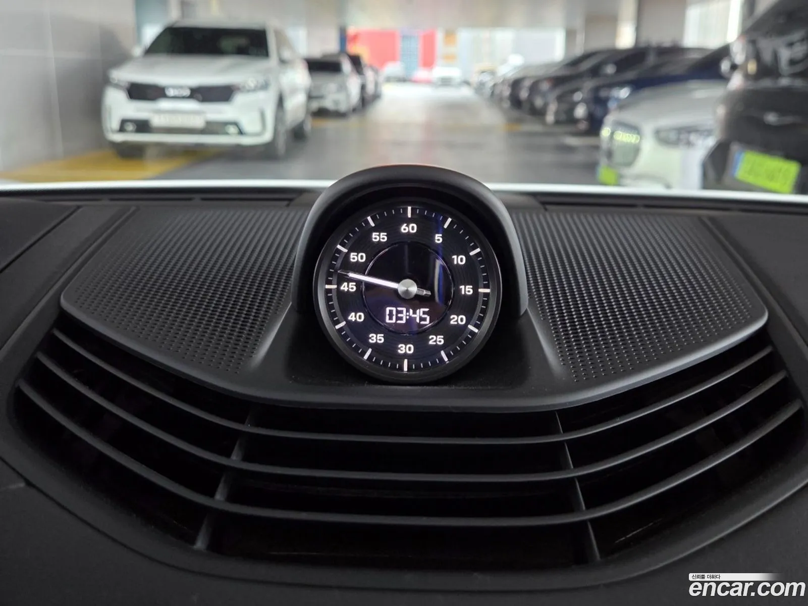 Porsche Taycan 2023 — 18