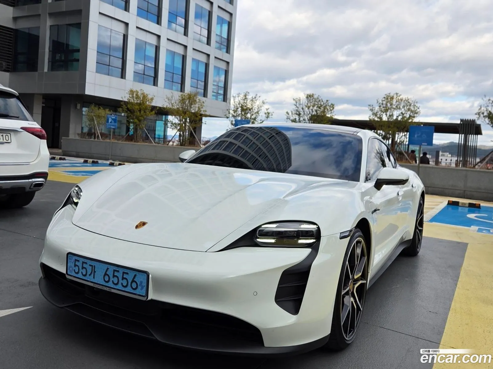 Porsche Taycan 2023 — 5