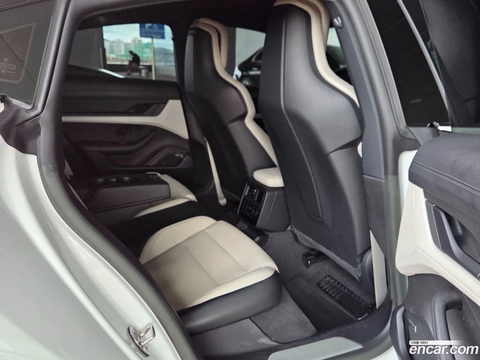 Porsche Taycan 2023 — 9