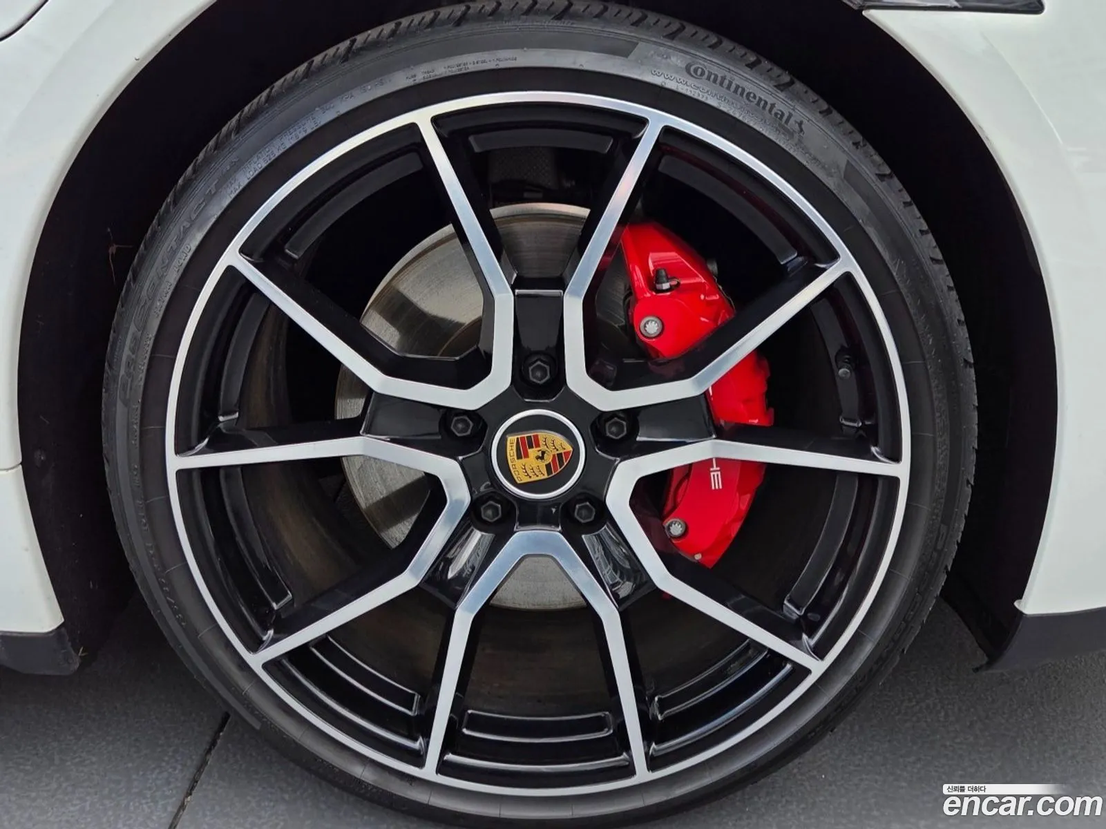 Porsche Taycan 2023 — 12
