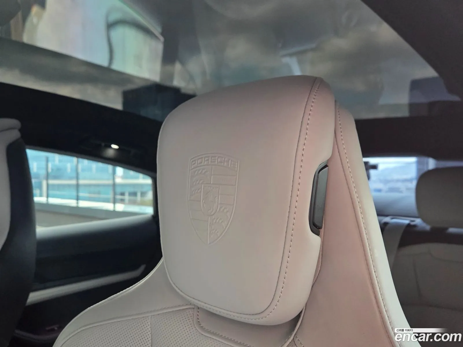 Porsche Taycan 2023 — 11