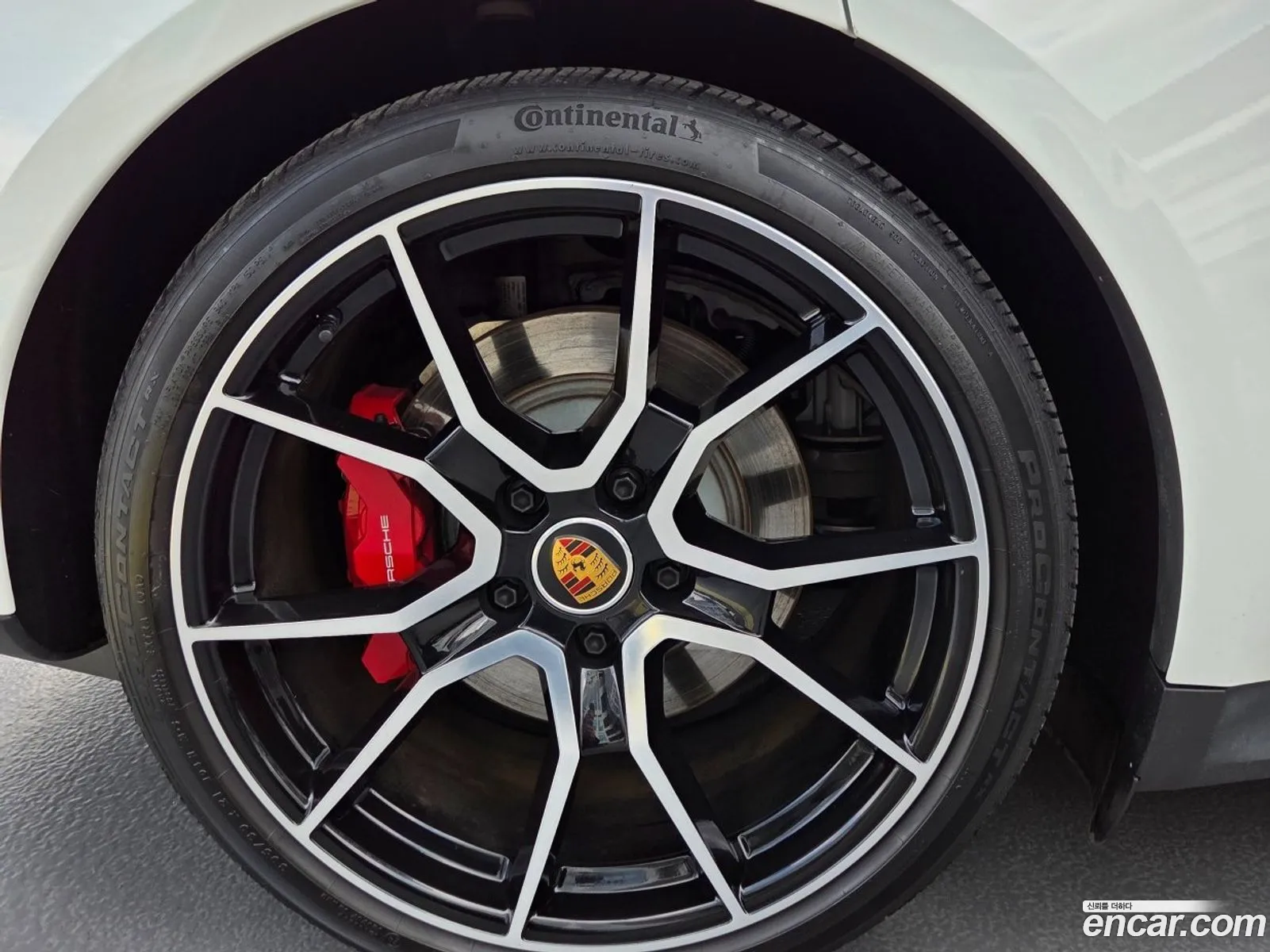 Porsche Taycan 2023 — 13