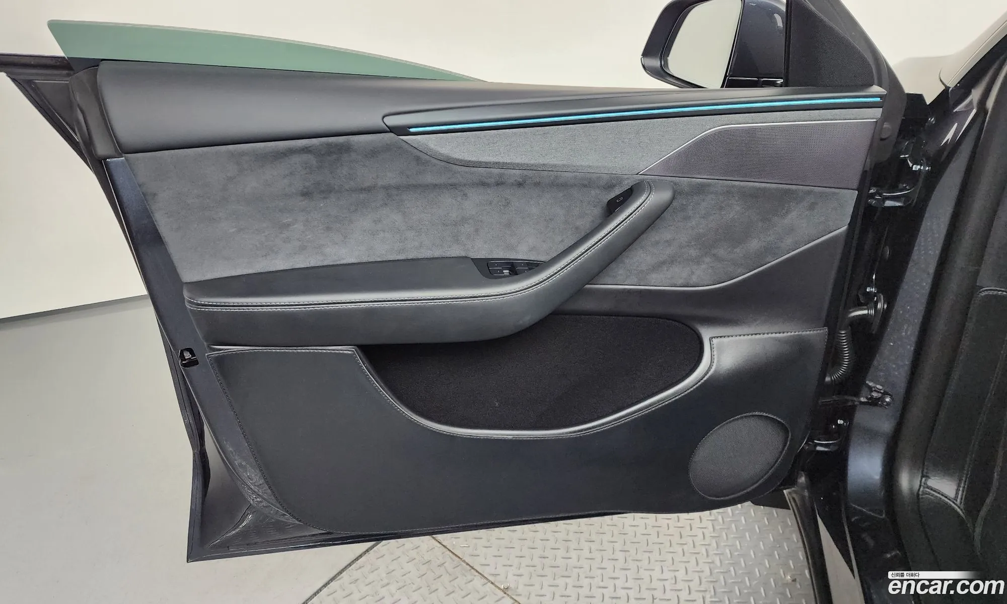Tesla Model Y 2025 LRWYGCEK6SC046523 — 12