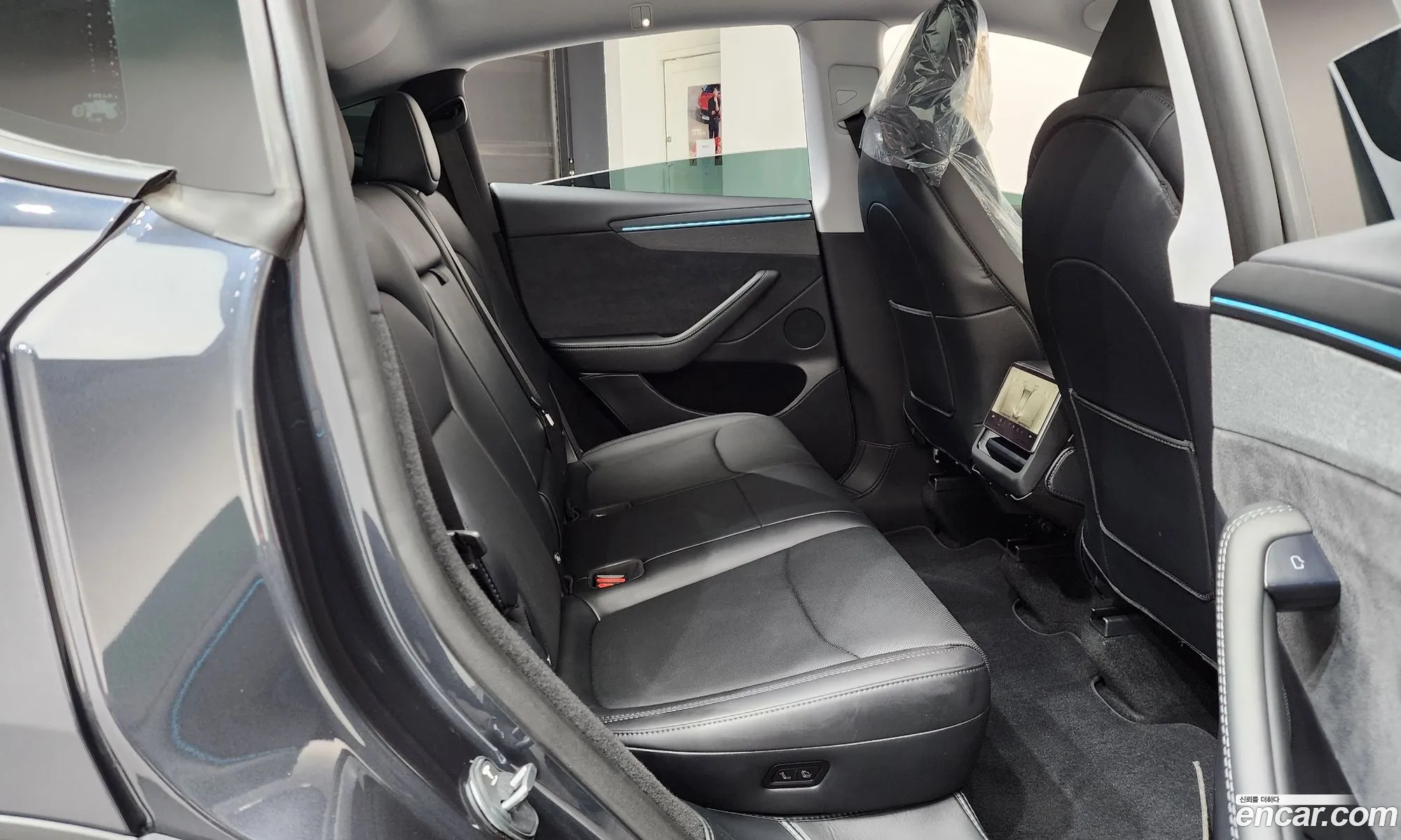 Tesla Model Y 2025 LRWYGCEK6SC046523 — 35