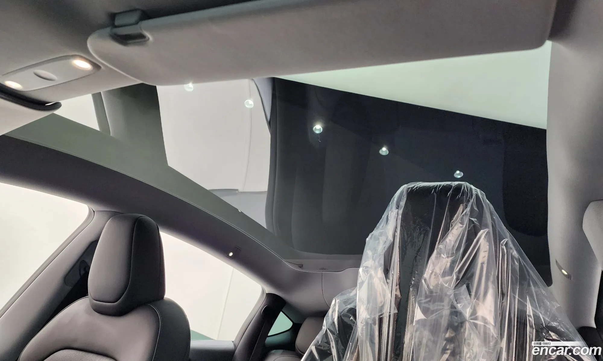 Tesla Model Y 2025 LRWYGCEK6SC046523 — 30