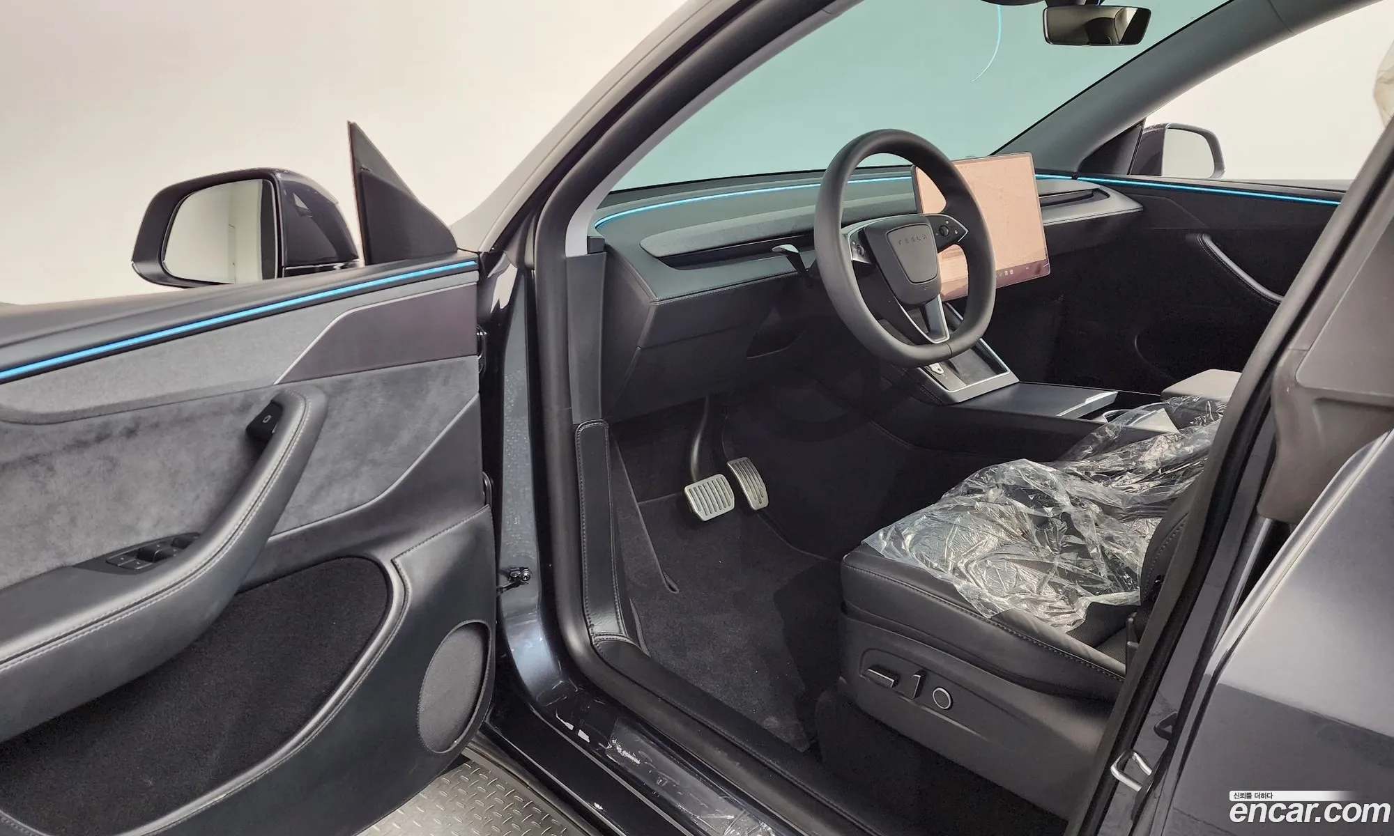 Tesla Model Y 2025 LRWYGCEK6SC046523 — 11