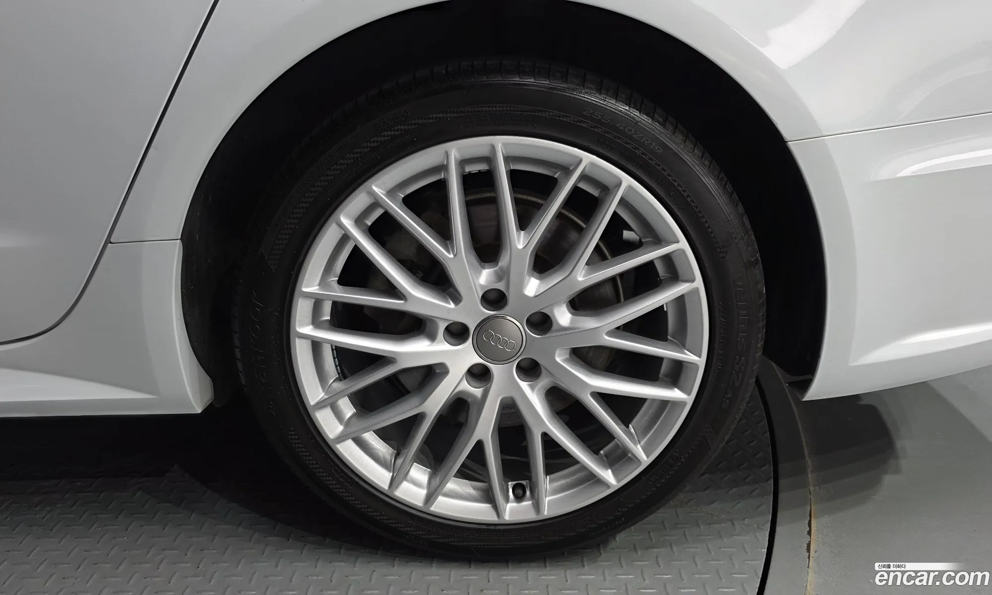 Audi A6 2017 WAUZZZ4G1HN009939 — 12