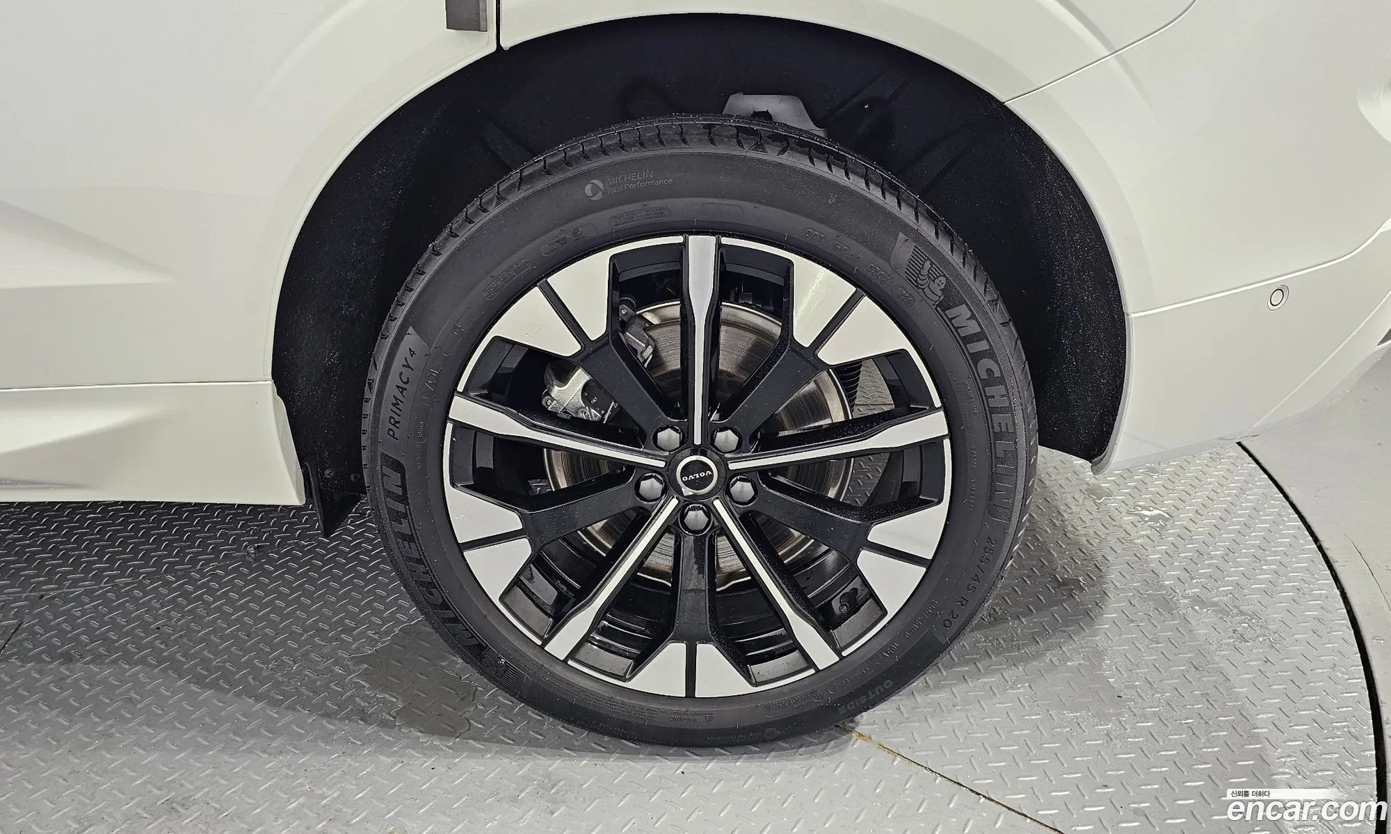 Volvo XC60 2025 YV1UZM12XT1287032 — 26