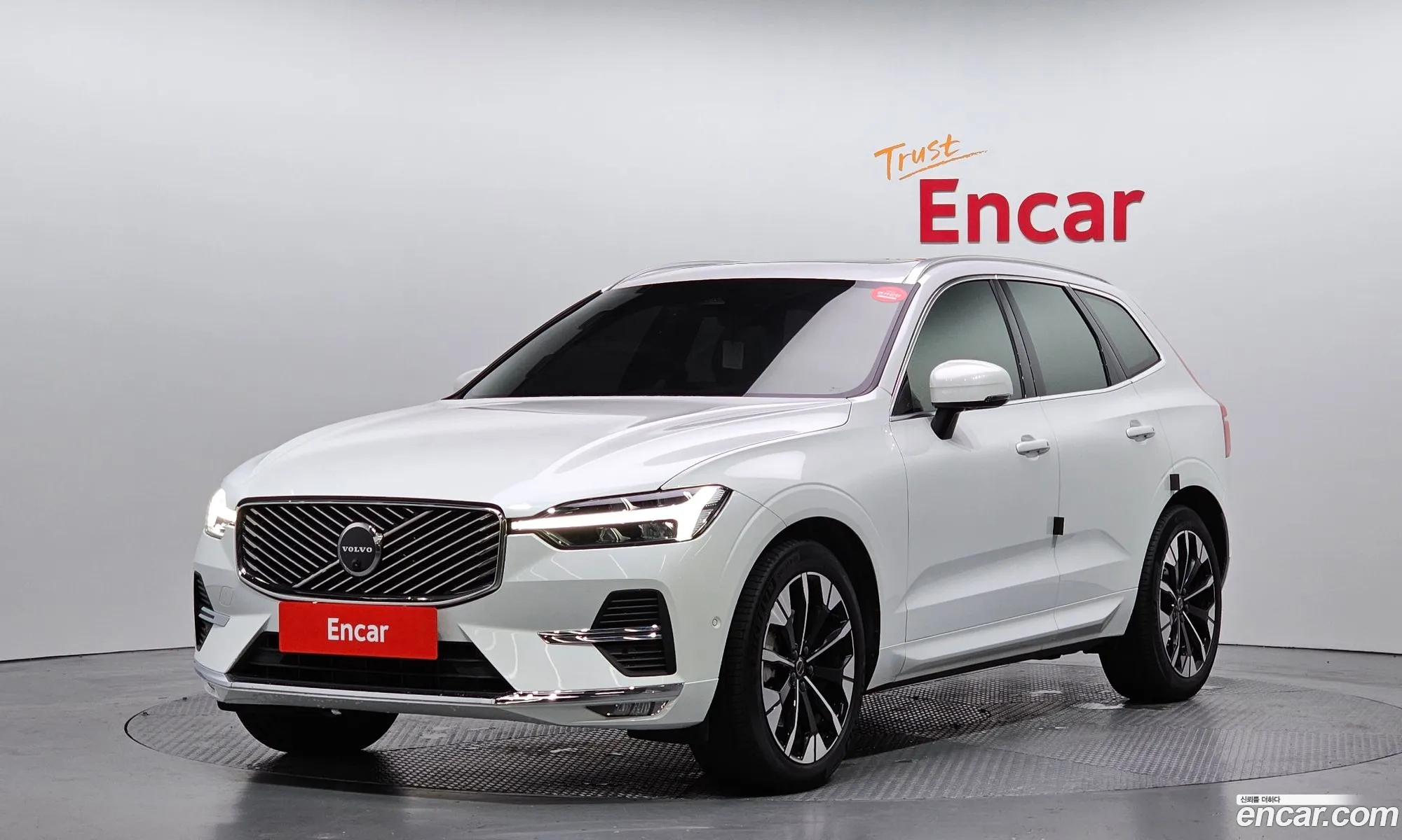 Volvo XC60 2025 YV1UZM12XT1287032 — 3