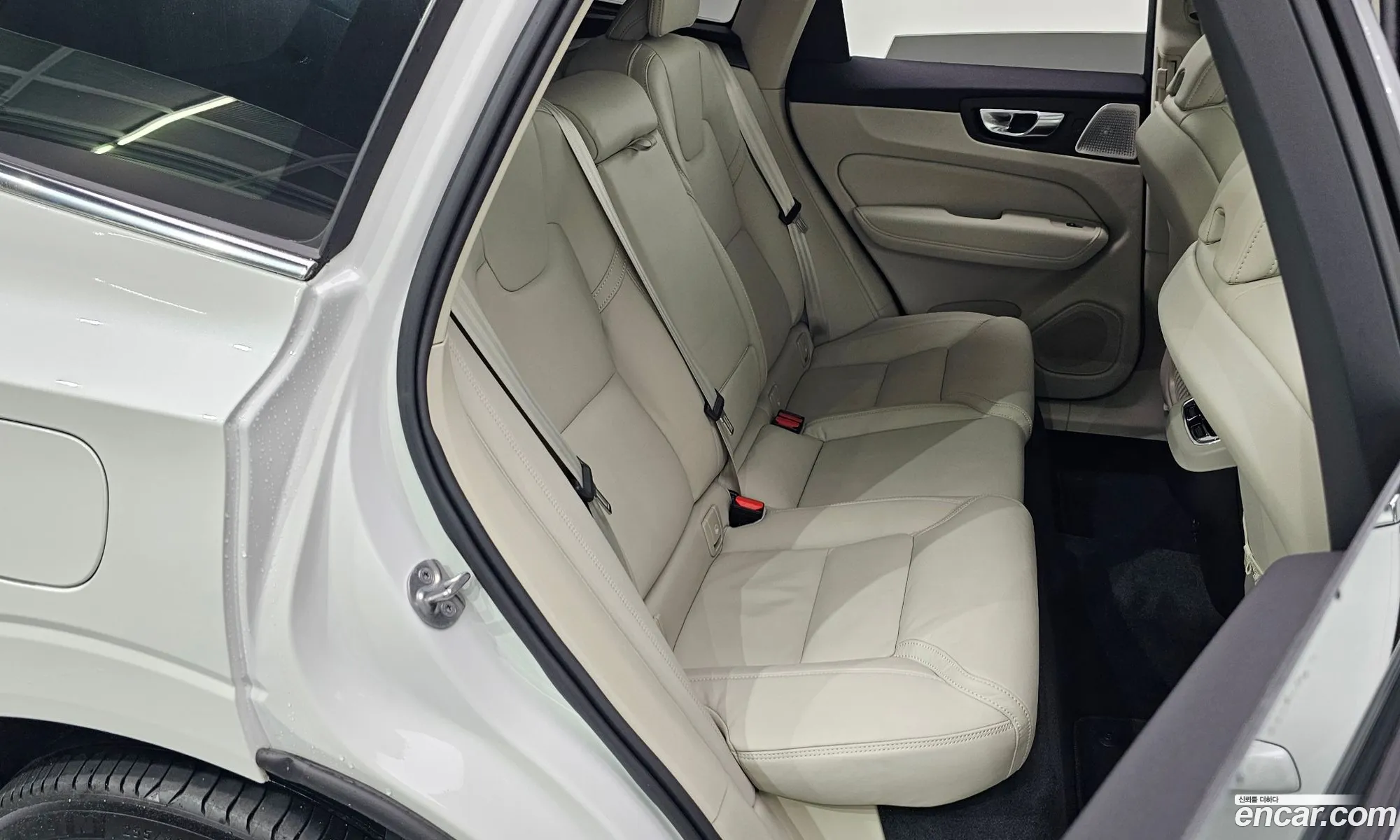 Volvo XC60 2025 YV1UZM12XT1287032 — 37
