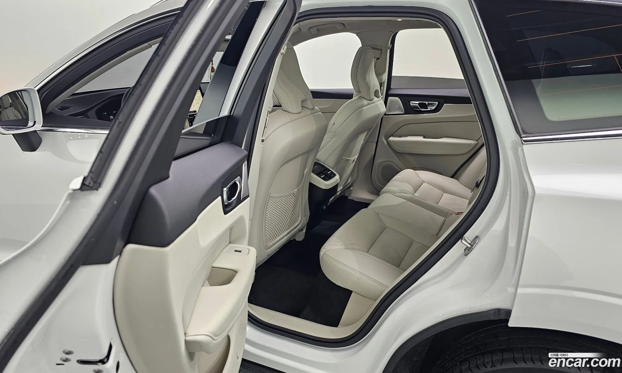Volvo XC60 2025 YV1UZM12XT1287032 — 23