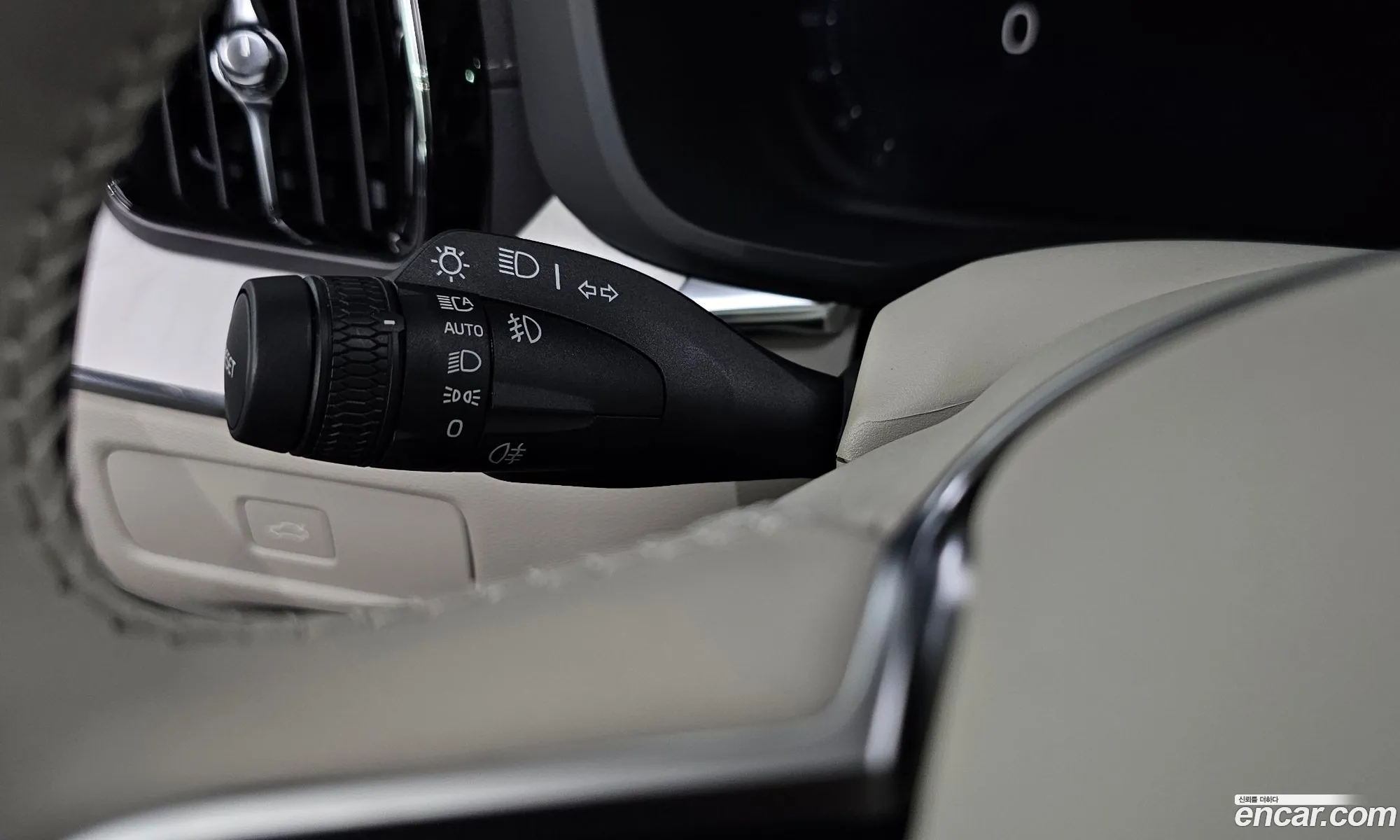 Volvo XC60 2025 YV1UZM12XT1287032 — 7