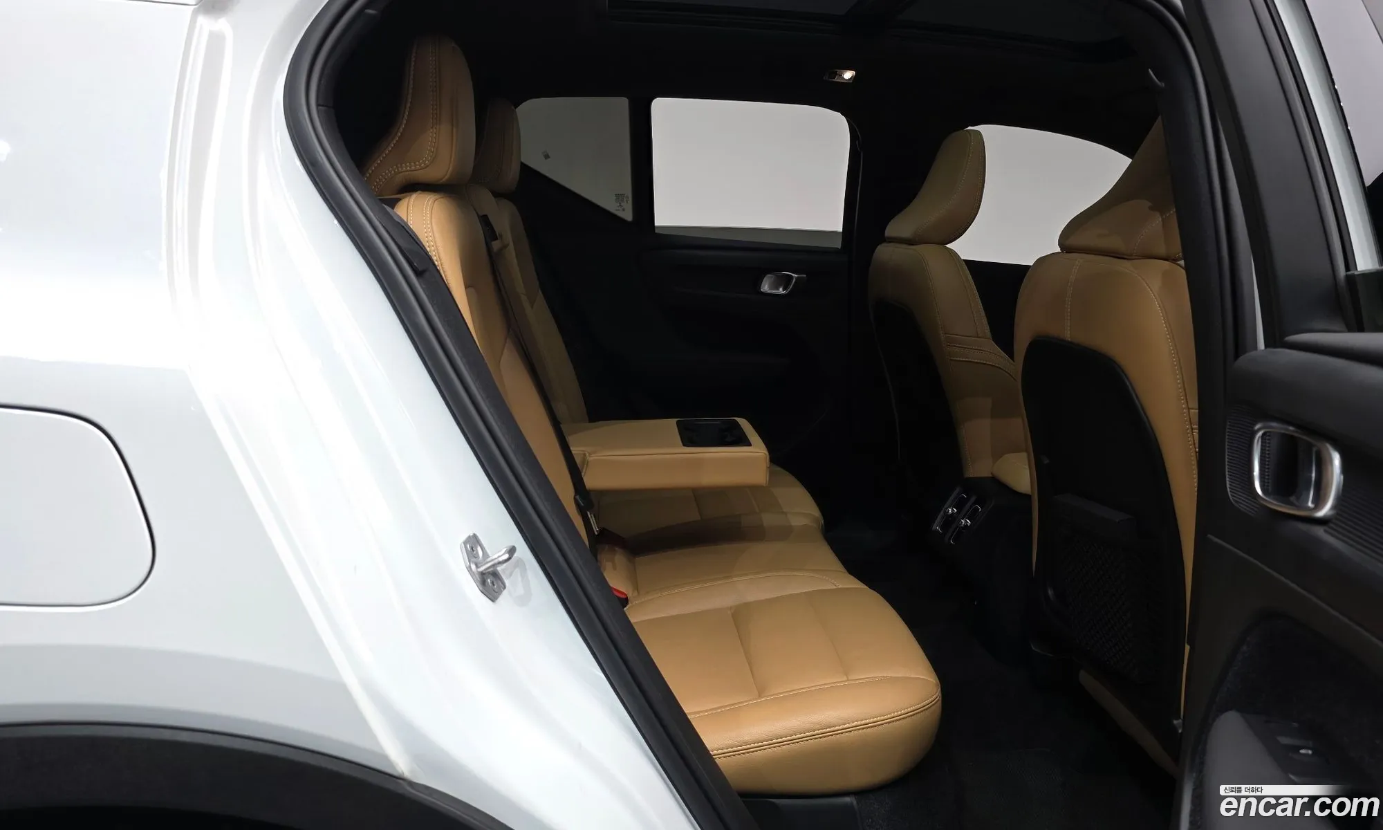 Volvo XC40 2020 YV1XZACACL2277245 — 30