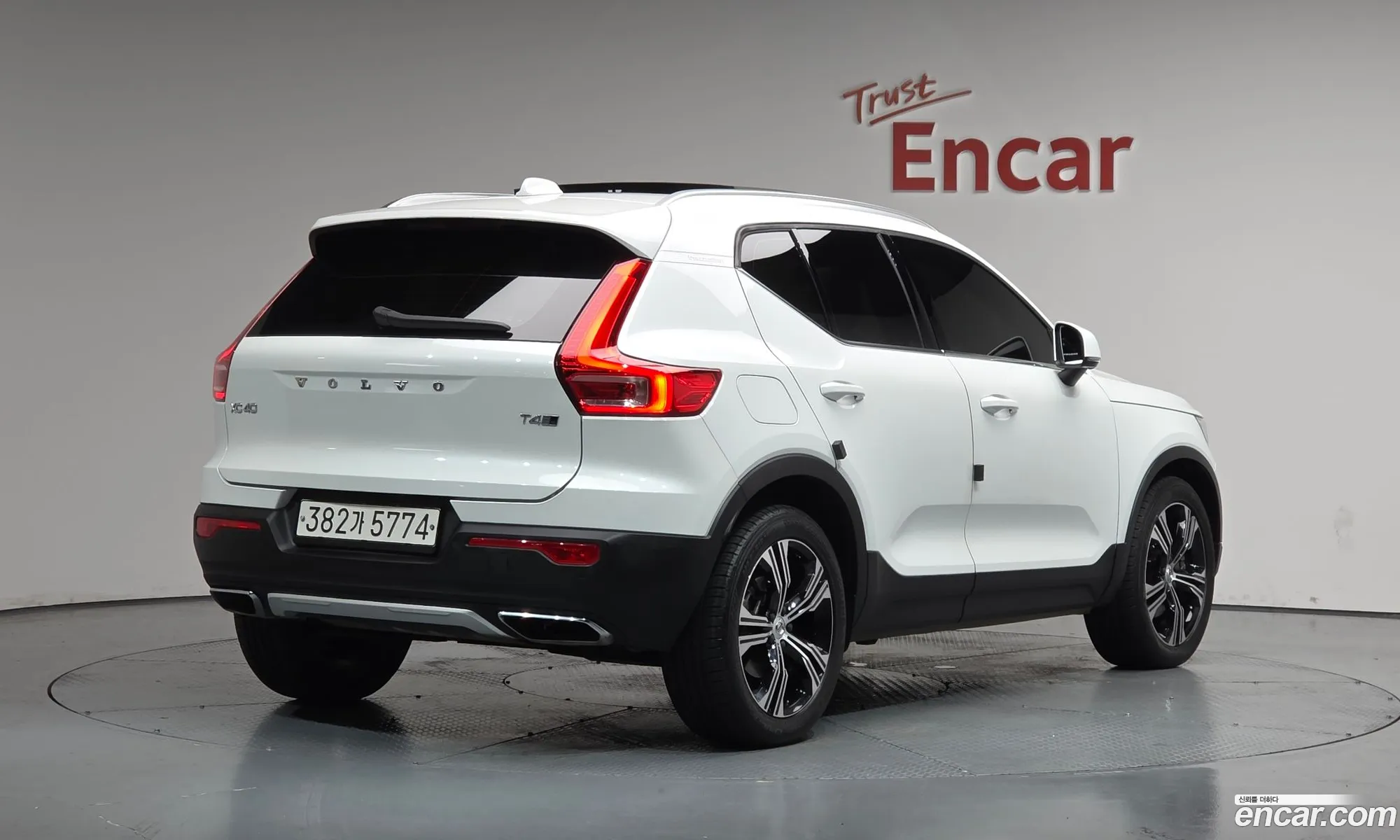 Volvo XC40 2020 YV1XZACACL2277245 — 19
