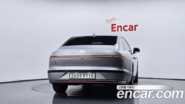 Hyundai Grandeur 2023 — 3