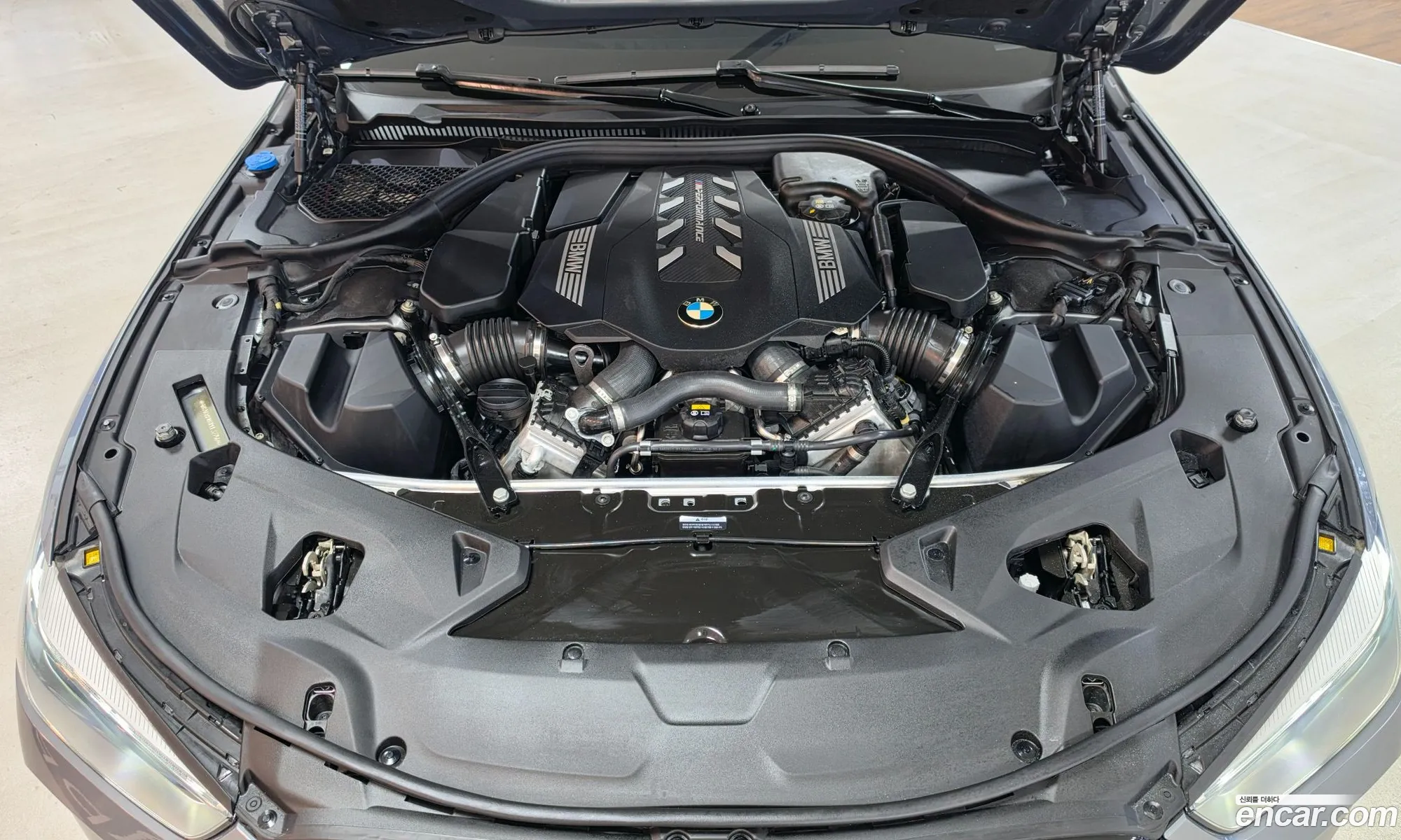 BMW 8 Series 2022 — 19