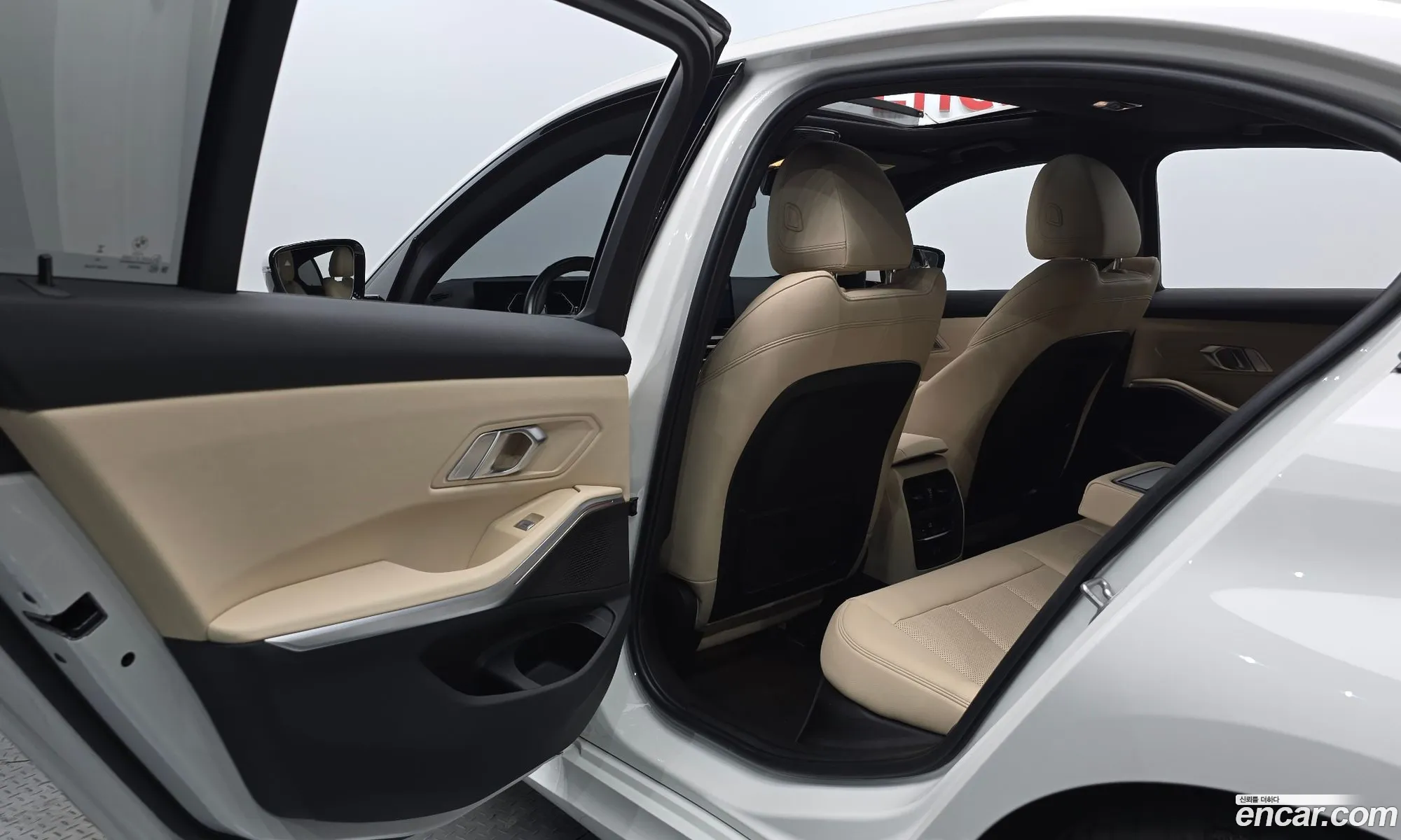 BMW 3 Series 2023 — 7