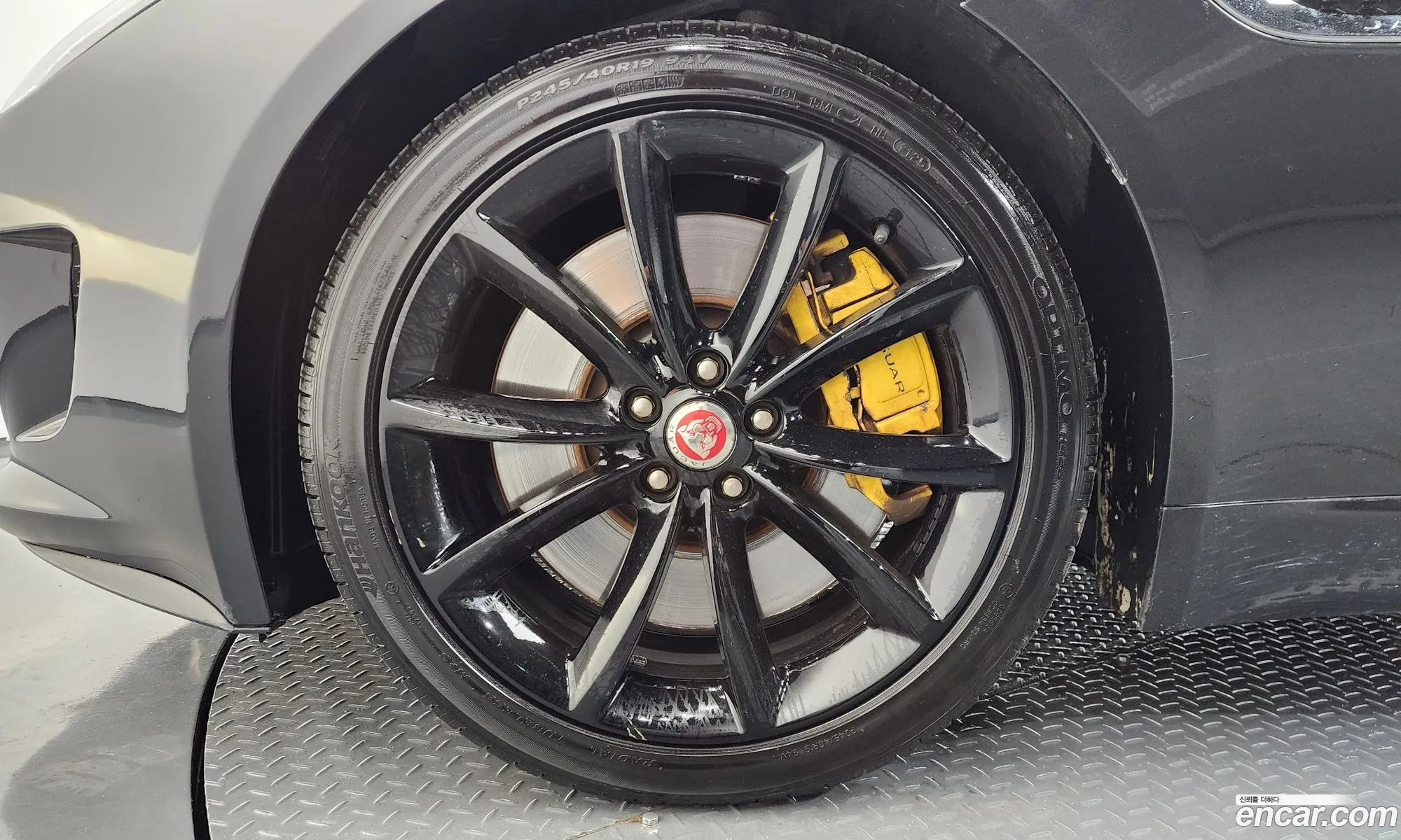 Jaguar F-Type 2014 SAJAA61C1F8K12477 — 4