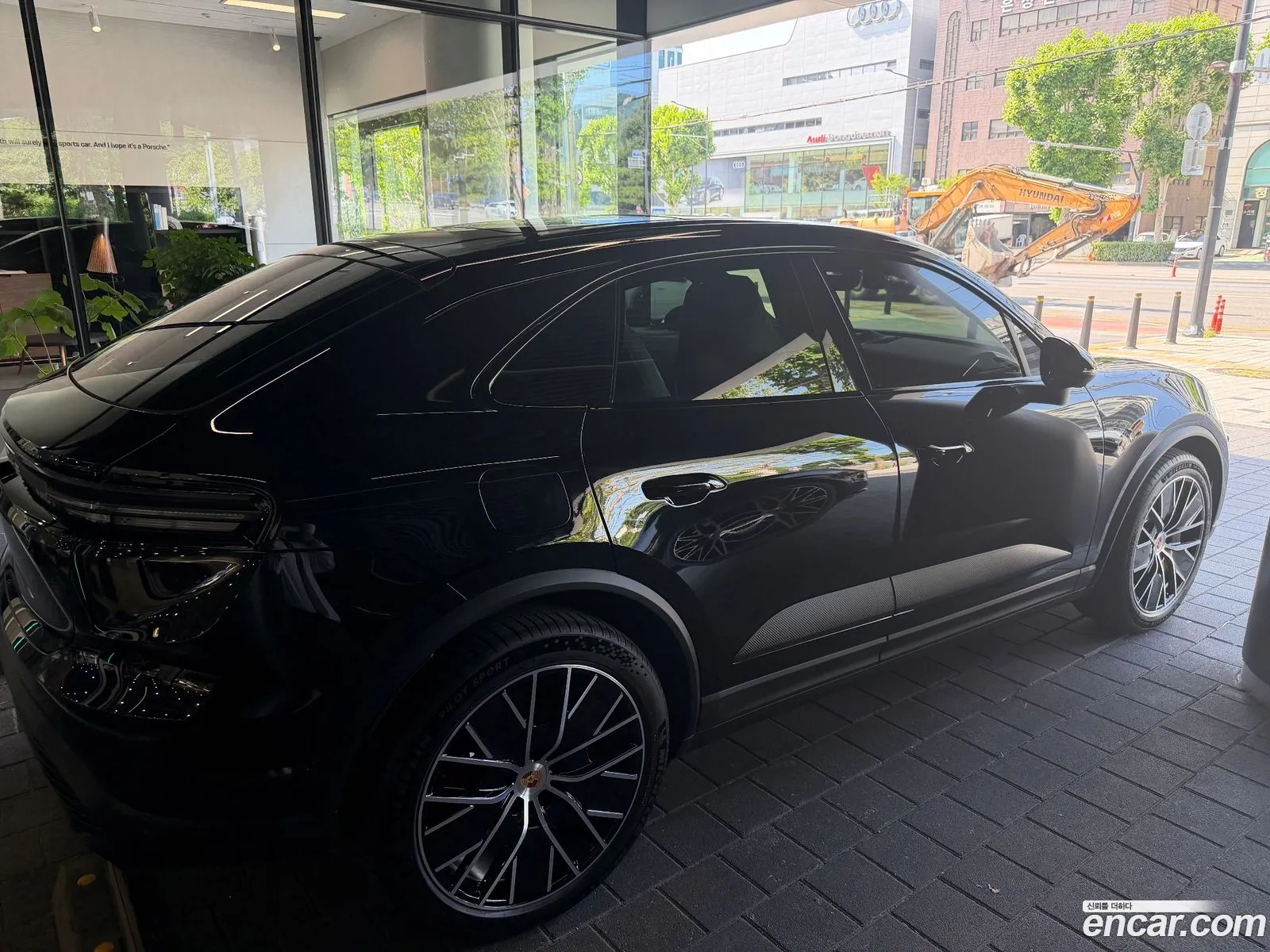 Porsche Macan EV 2026 — 4