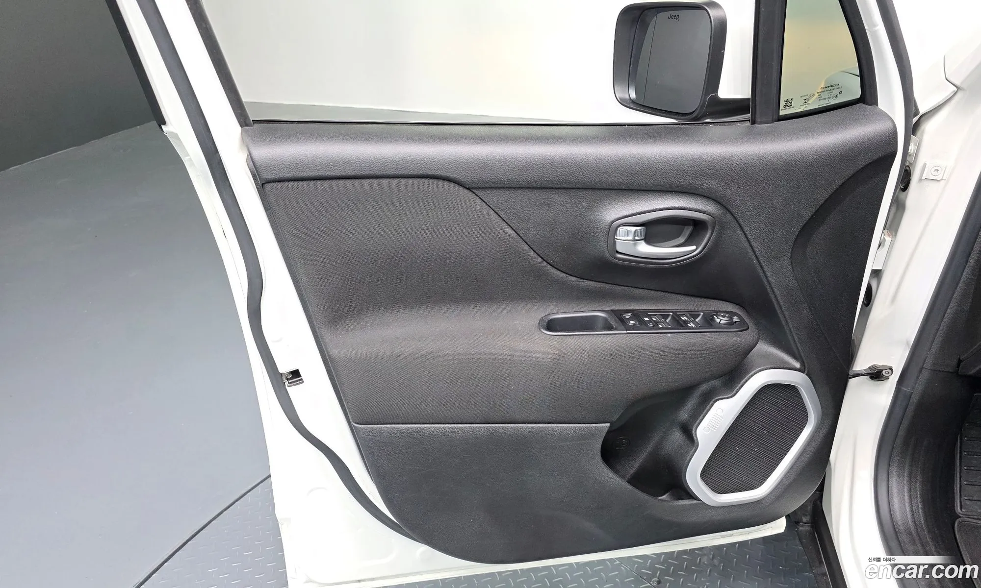 Jeep Renegade 2021 1C4NJCBB8MPM33632 — 30