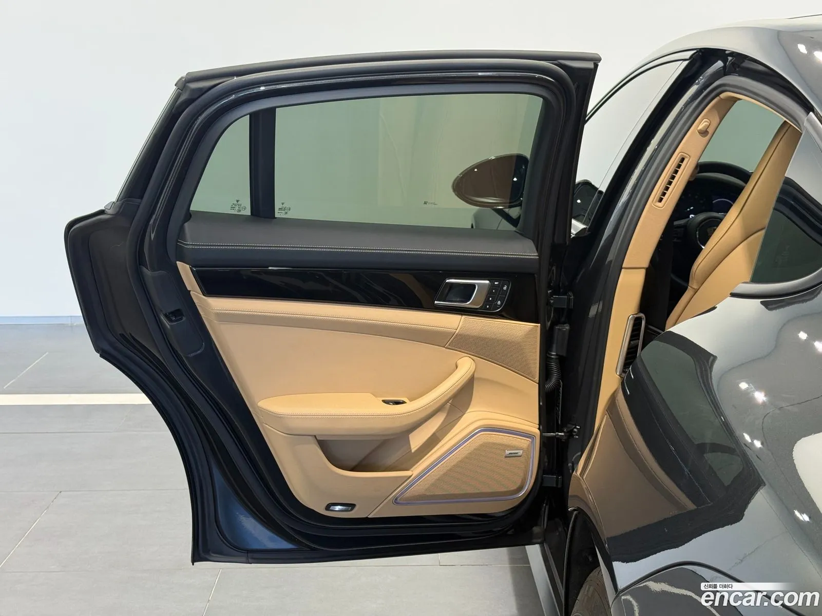 Porsche Panamera 2023 — 17