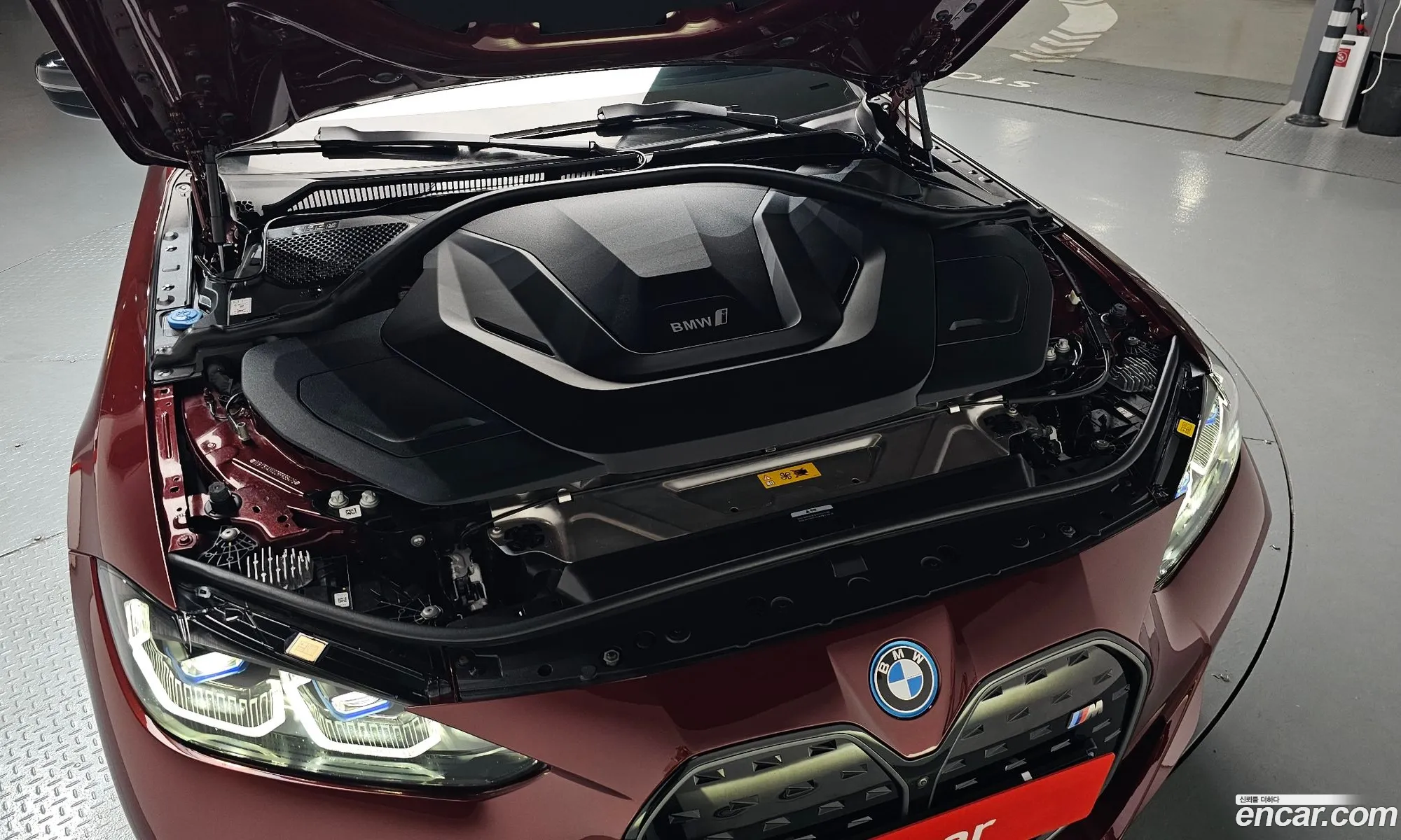 BMW i4 2023 WBY31AW02RFR36475 — 17