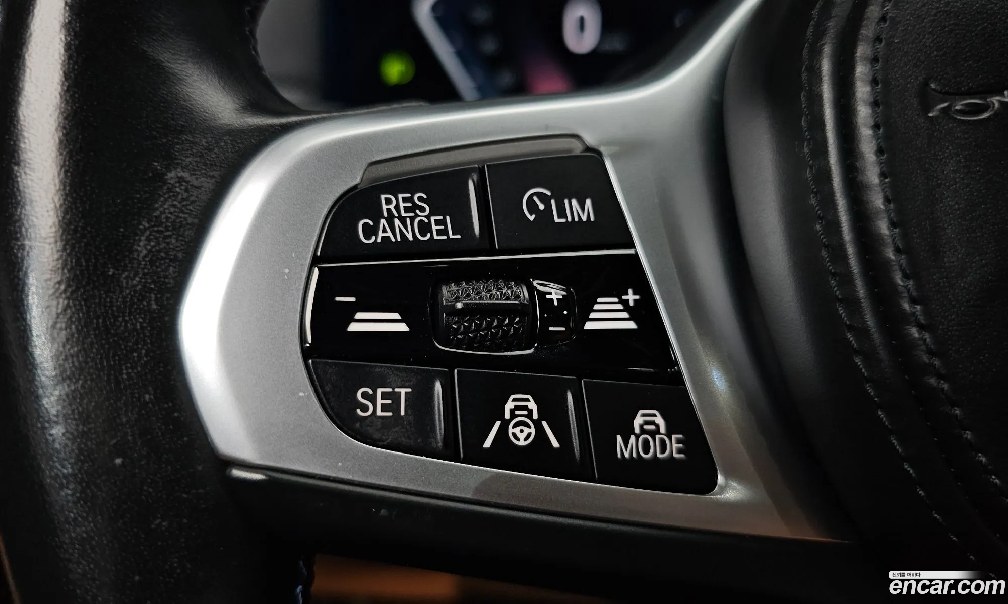 BMW i4 2023 WBY31AW02RFR36475 — 2