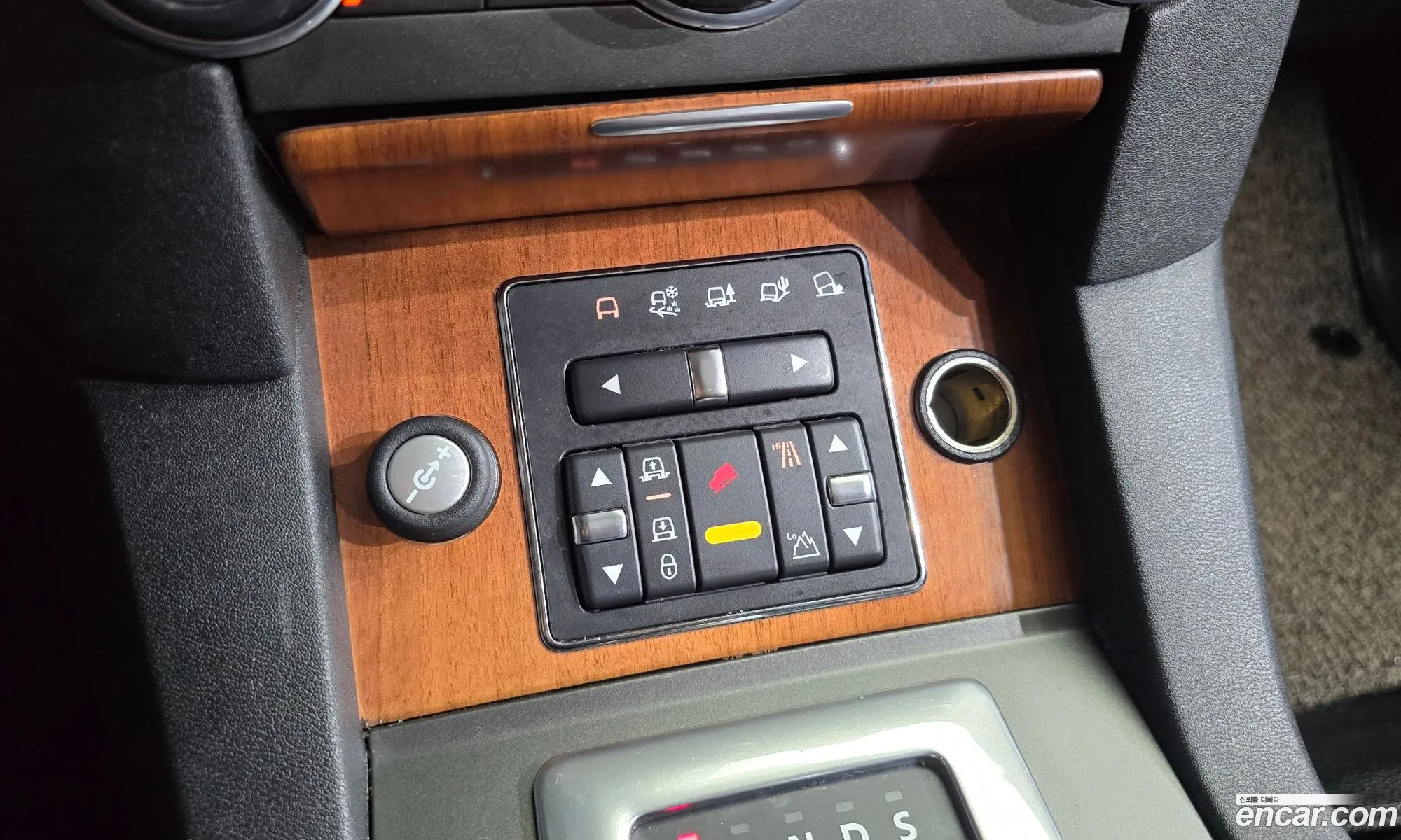 Land Rover Discovery 4 2013 SALLAAAG6DA699418 — 3