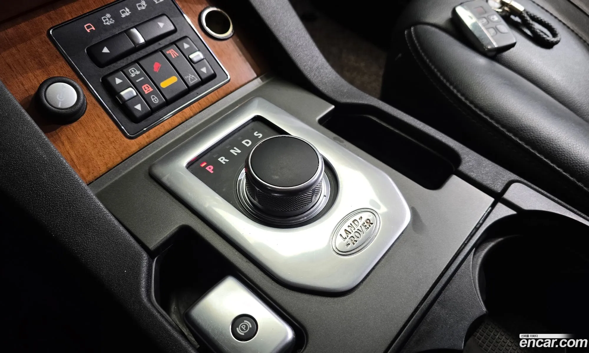 Land Rover Discovery 4 2013 SALLAAAG6DA699418 — 25
