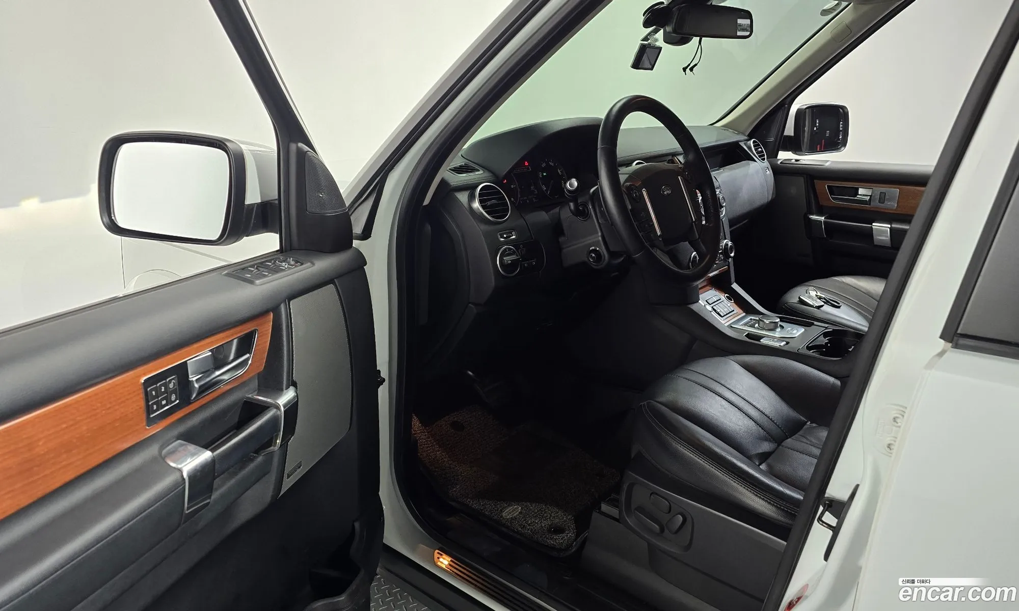 Land Rover Discovery 4 2013 SALLAAAG6DA699418 — 30