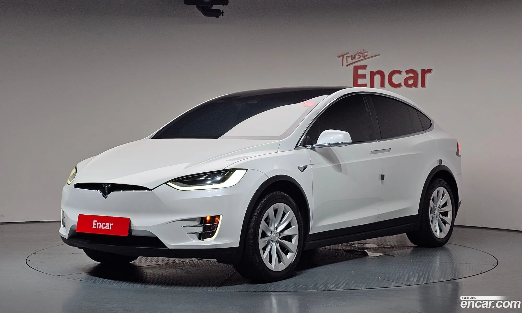 Tesla Model X 2020 — 11