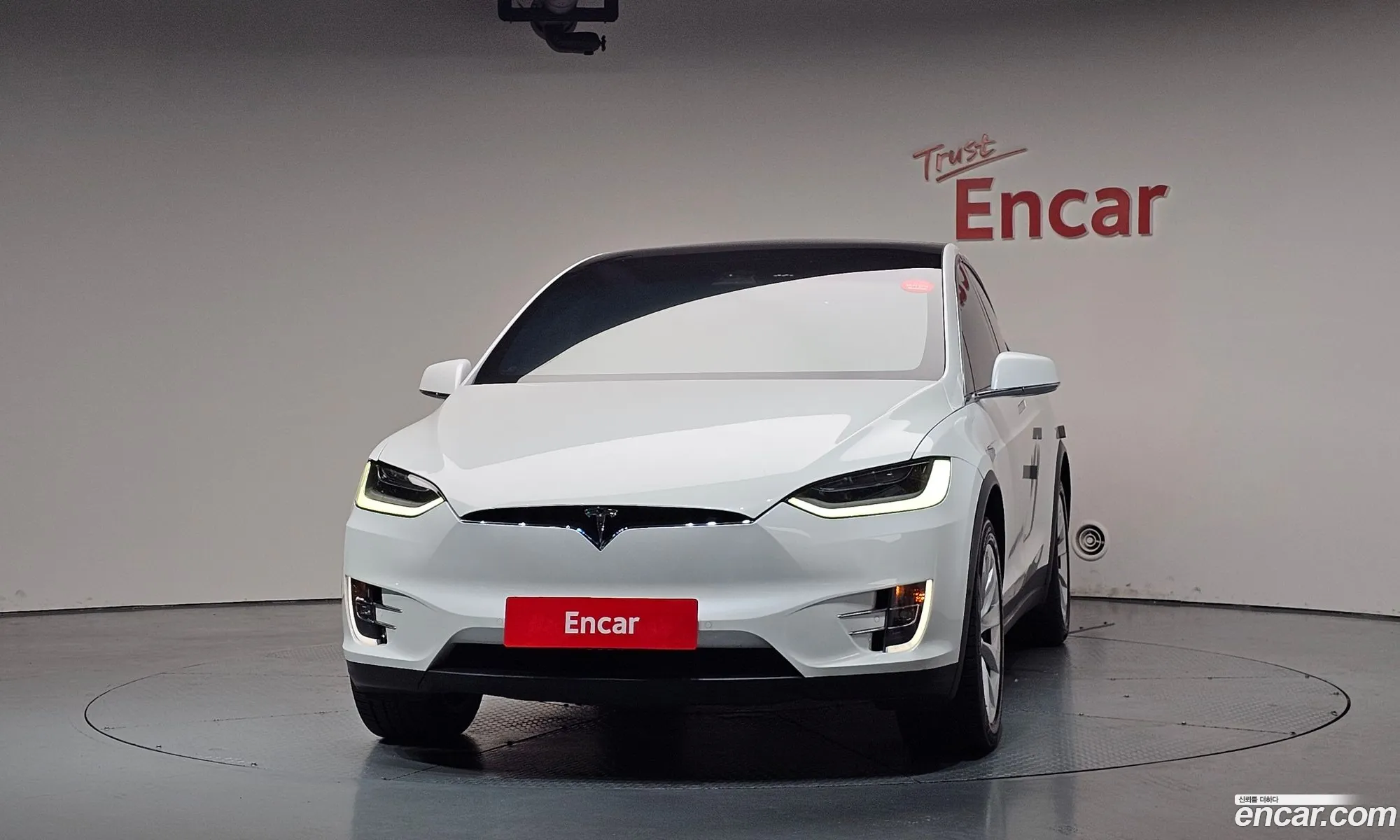 Tesla Model X 2020 — 23