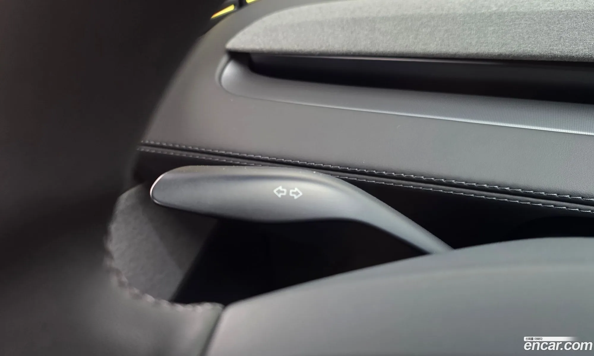 Tesla Model Y 2025 LRWYGCFJ0SC341803 — 4