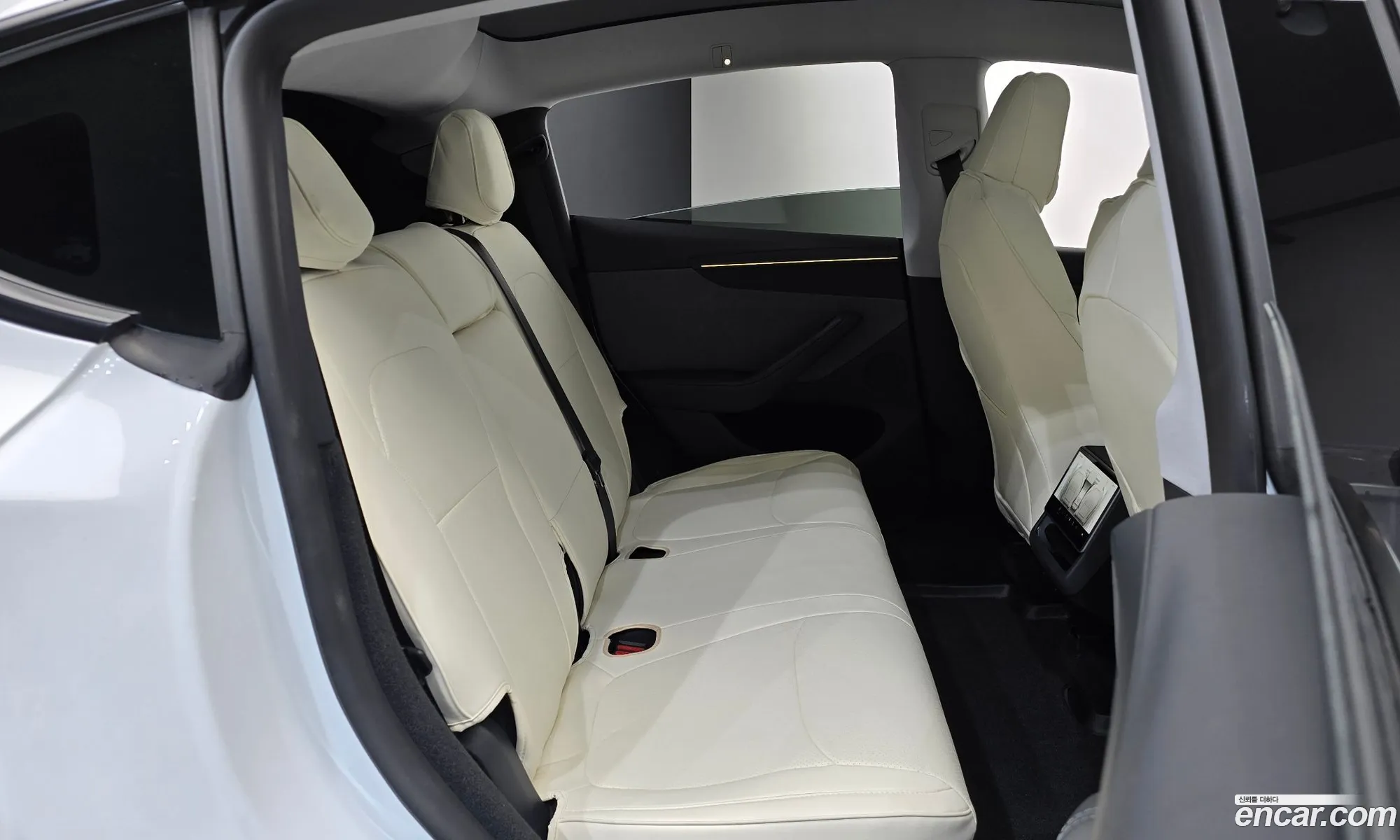 Tesla Model Y 2025 LRWYGCFJ0SC341803 — 6