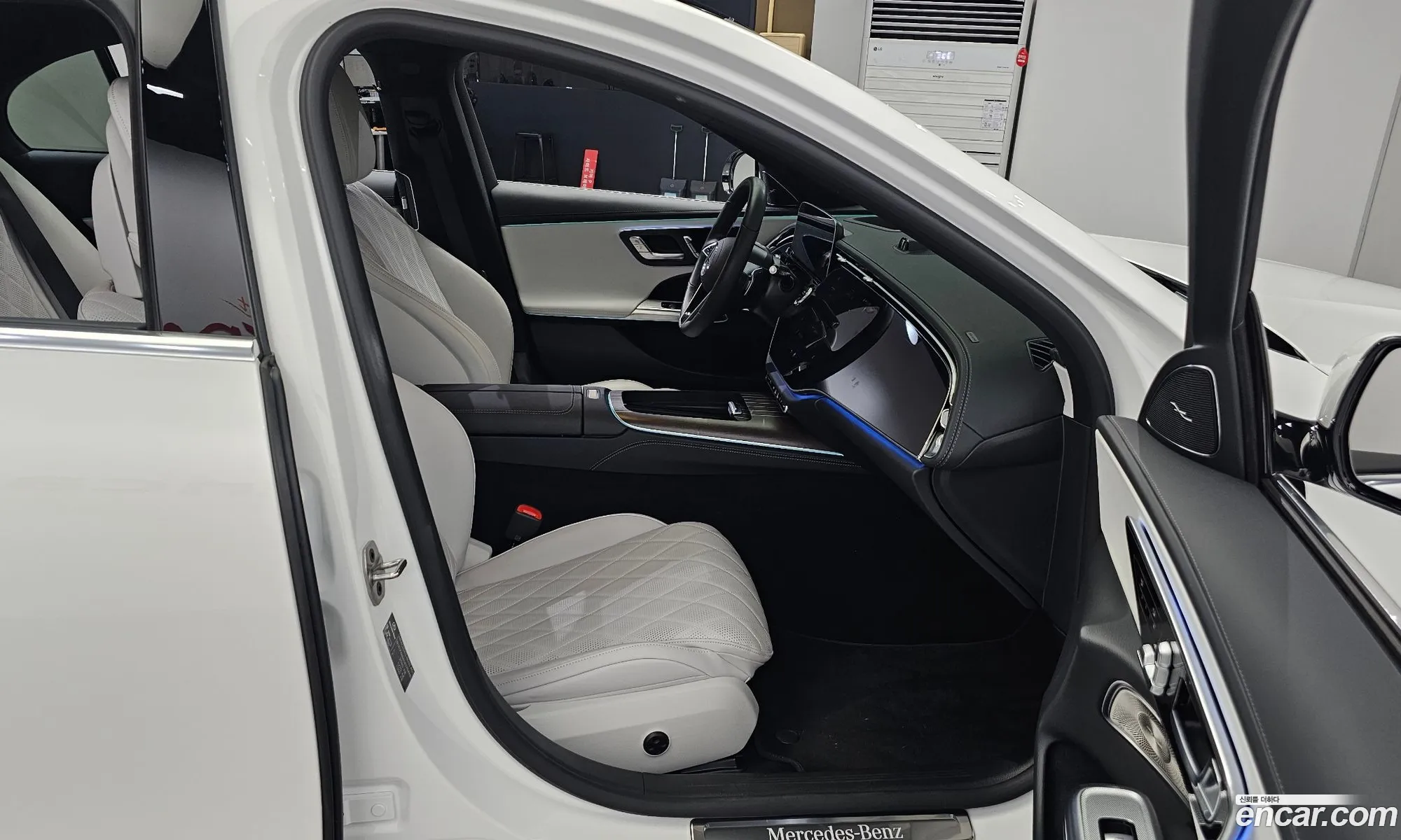 Mercedes-Benz E-Class W214 2025 — 16