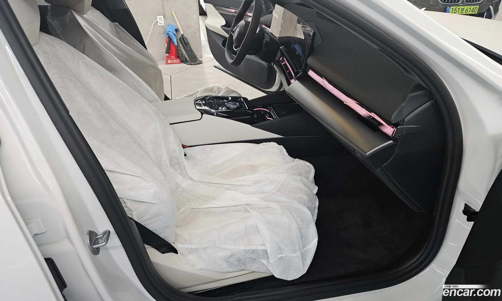 BMW 5 Series 2025 — 8
