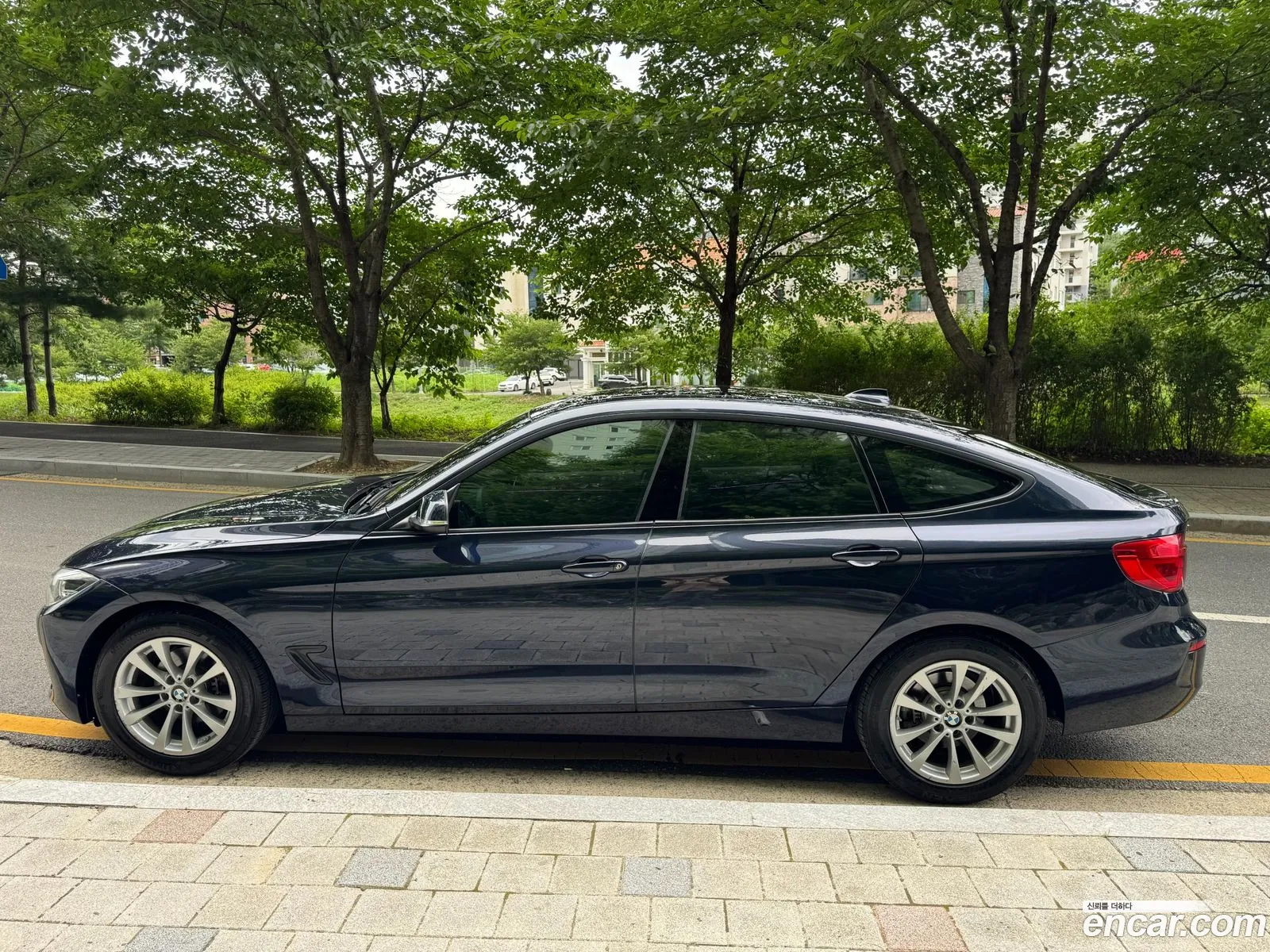 BMW 3 Series GT 2018 — 17