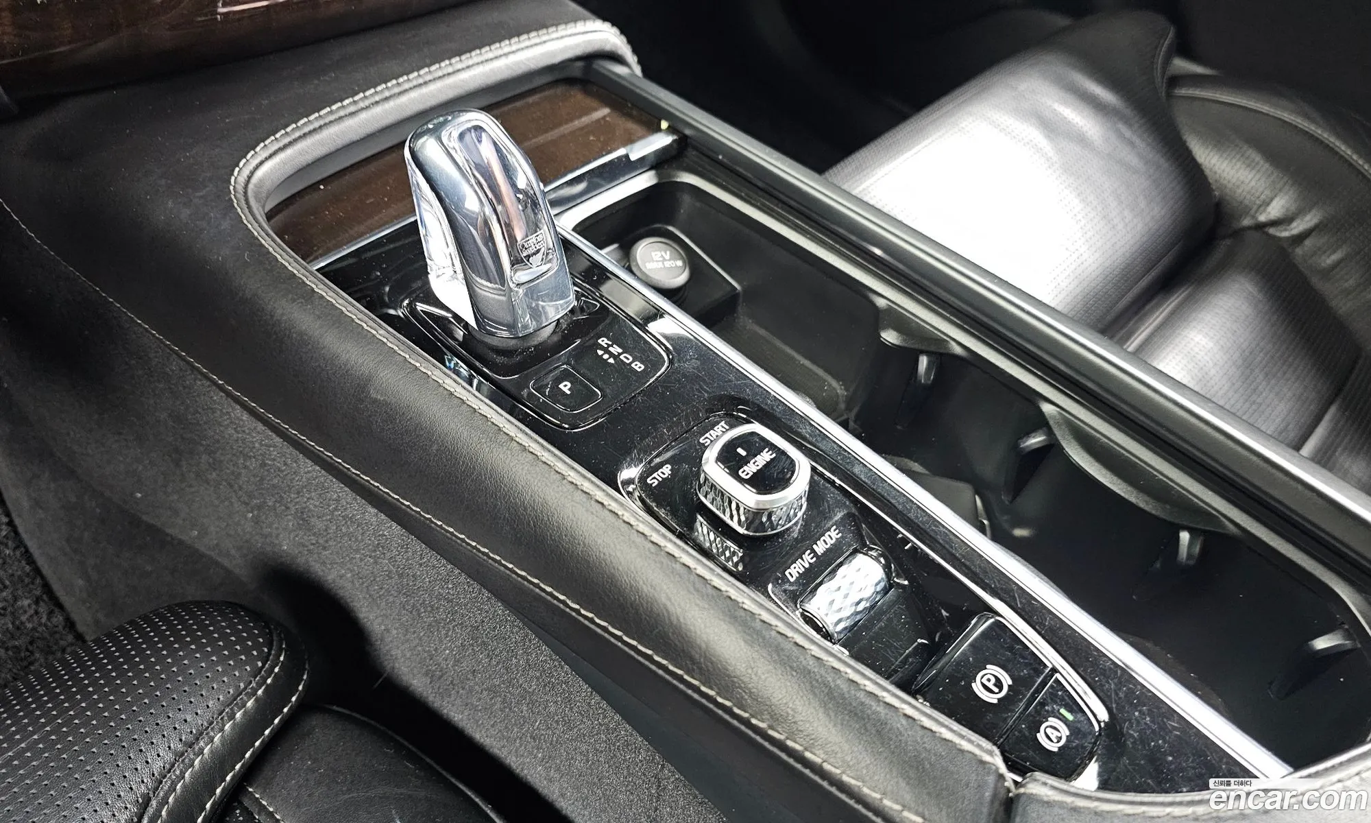 Volvo XC90 2016 YV1LFBC0DH1126582 — 11